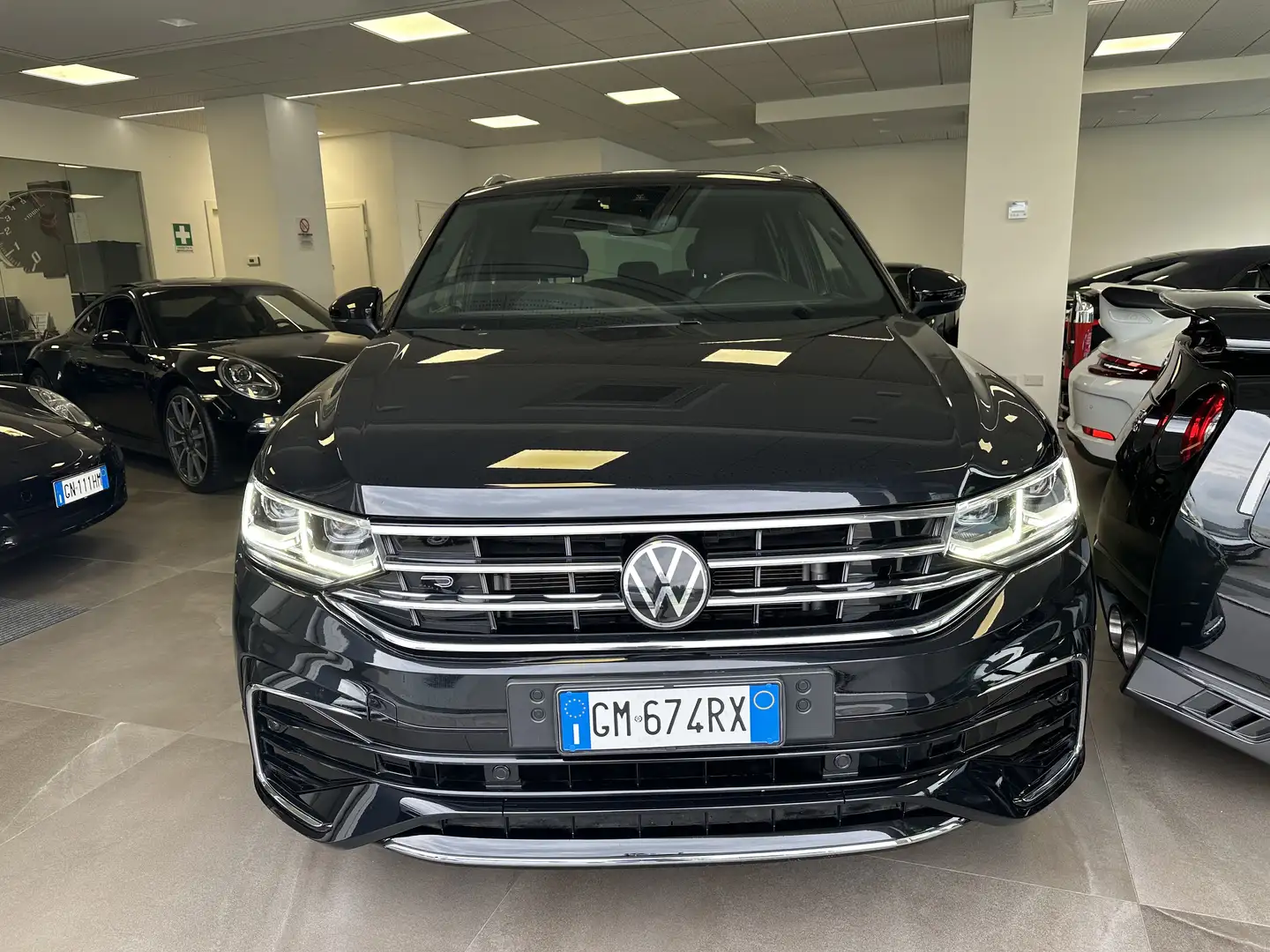 Volkswagen Tiguan 2.0 tdi R-Line 150cv dsg GARANZIA VW 02/2027 Noir - 2