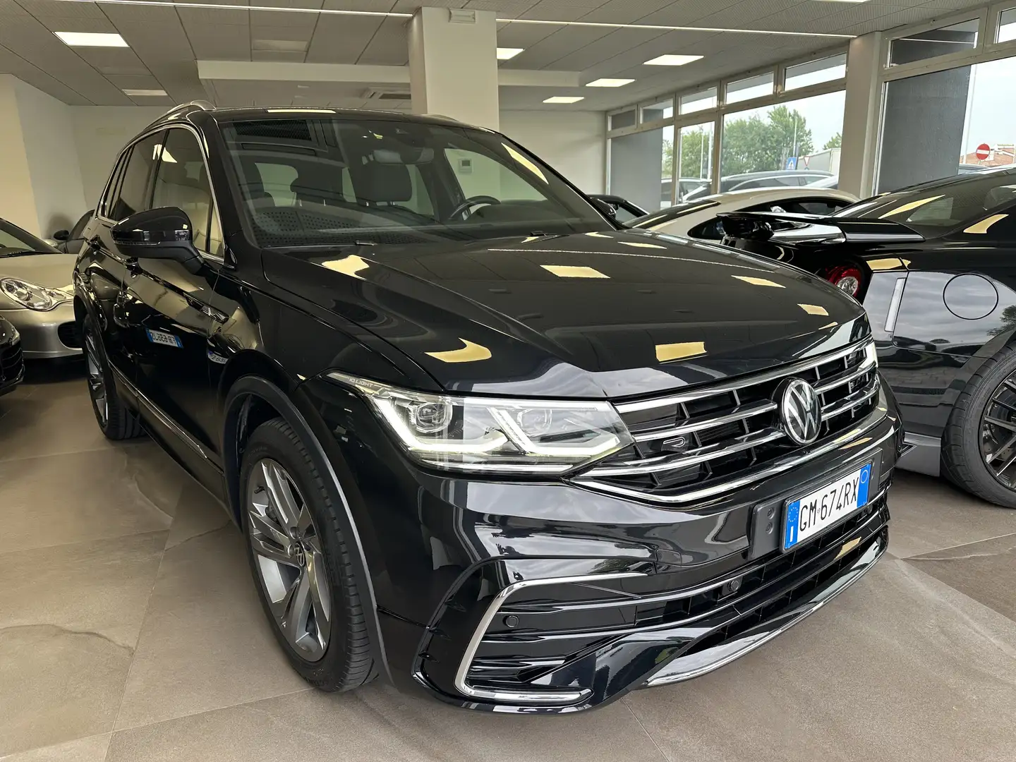 Volkswagen Tiguan 2.0 tdi R-Line 150cv dsg GARANZIA VW 02/2027 Noir - 1