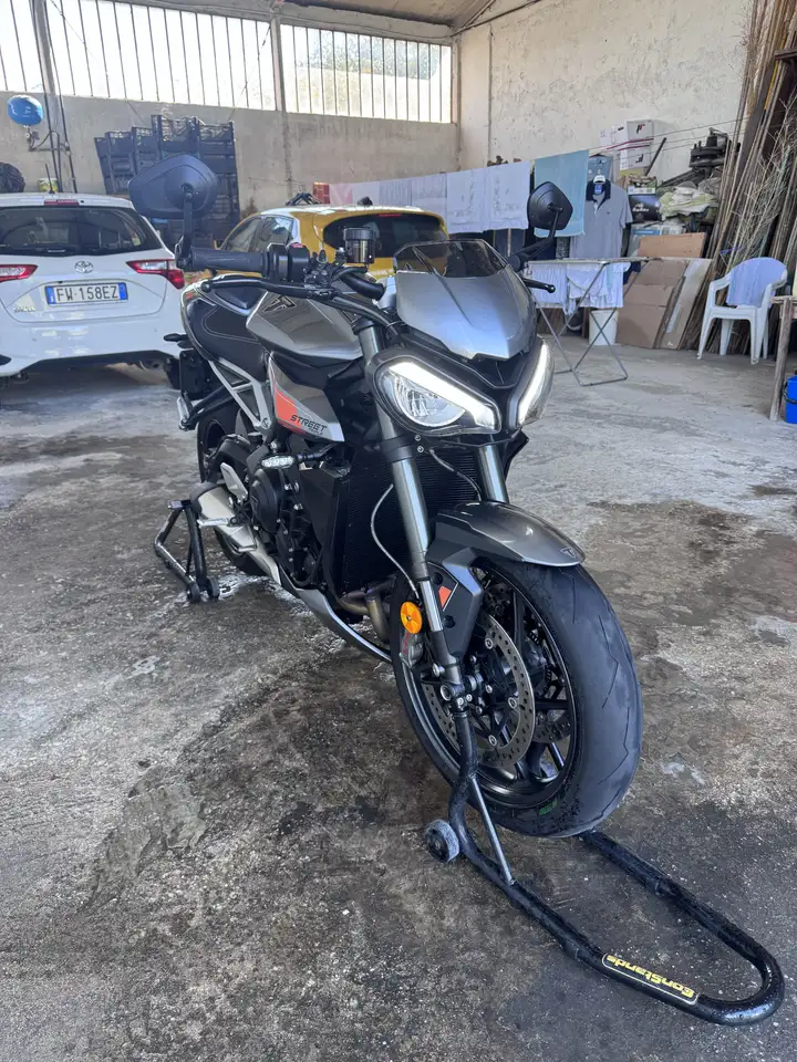 Triumph Street Triple RS
