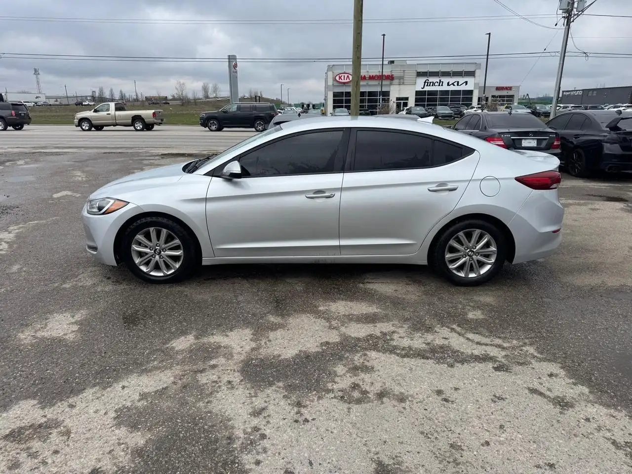 Hyundai ELANTRA снимка Hyundai ELANTRA