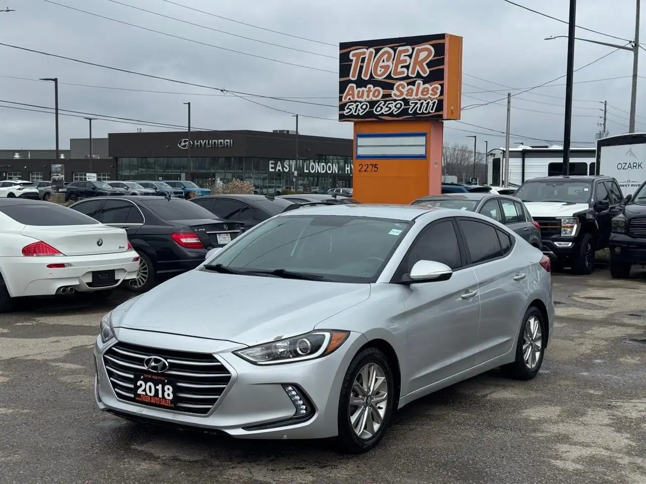 Hyundai ELANTRA снимка Hyundai ELANTRA