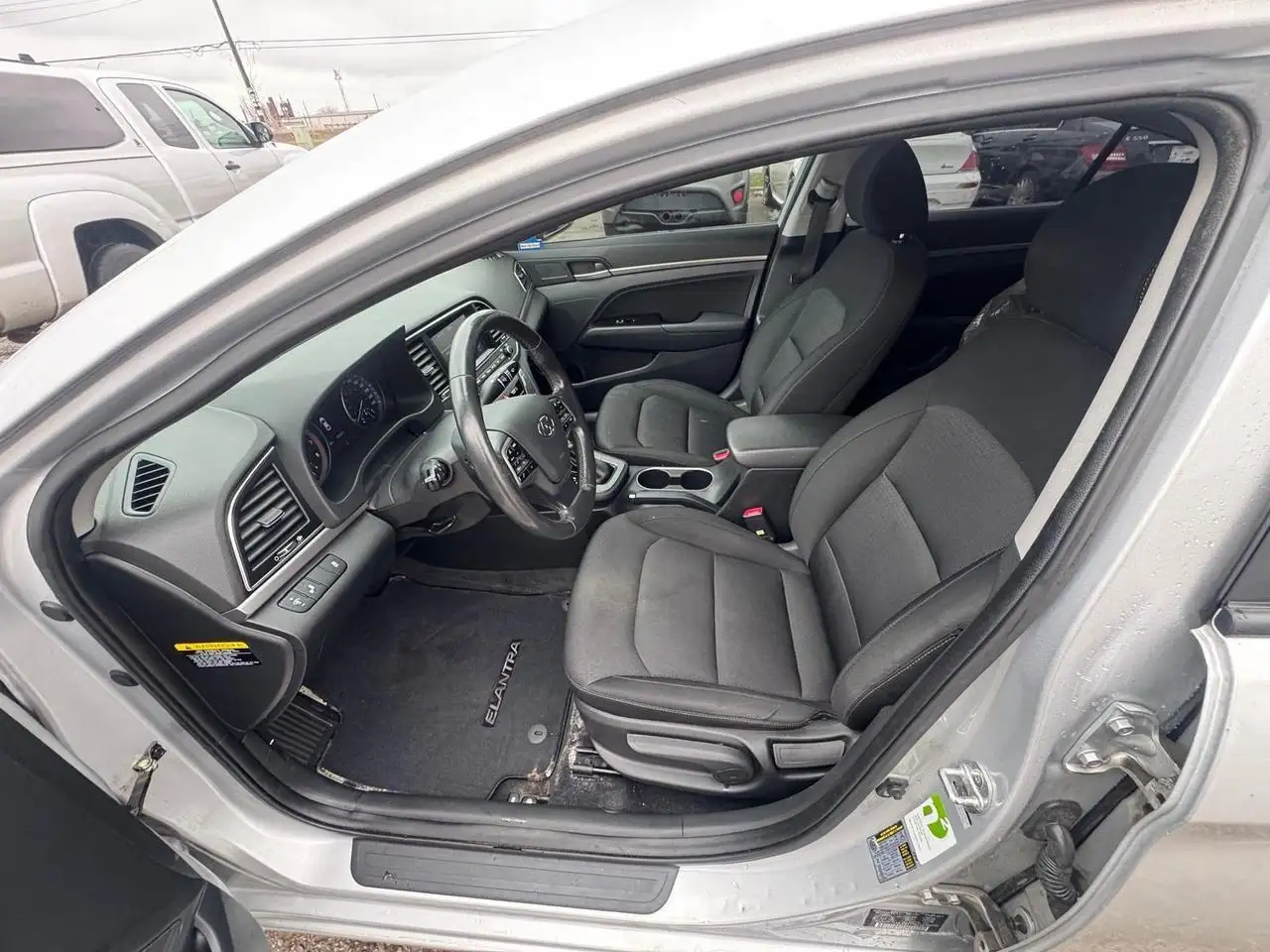 Hyundai ELANTRA снимка Hyundai ELANTRA