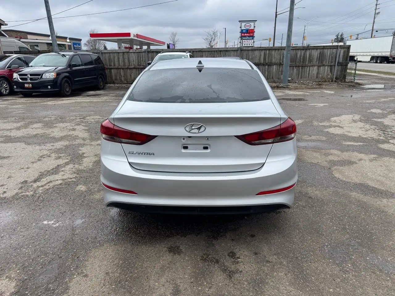 Hyundai ELANTRA снимка Hyundai ELANTRA
