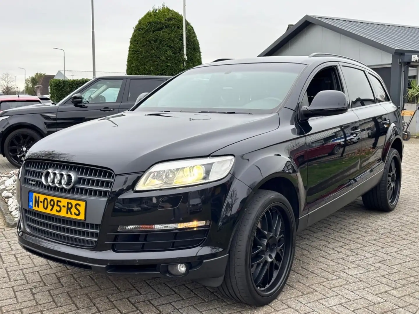 Audi Q7 4.2 FSI Quattro 2006 7-Persoons Youngtimer Zwart Zwart - 1