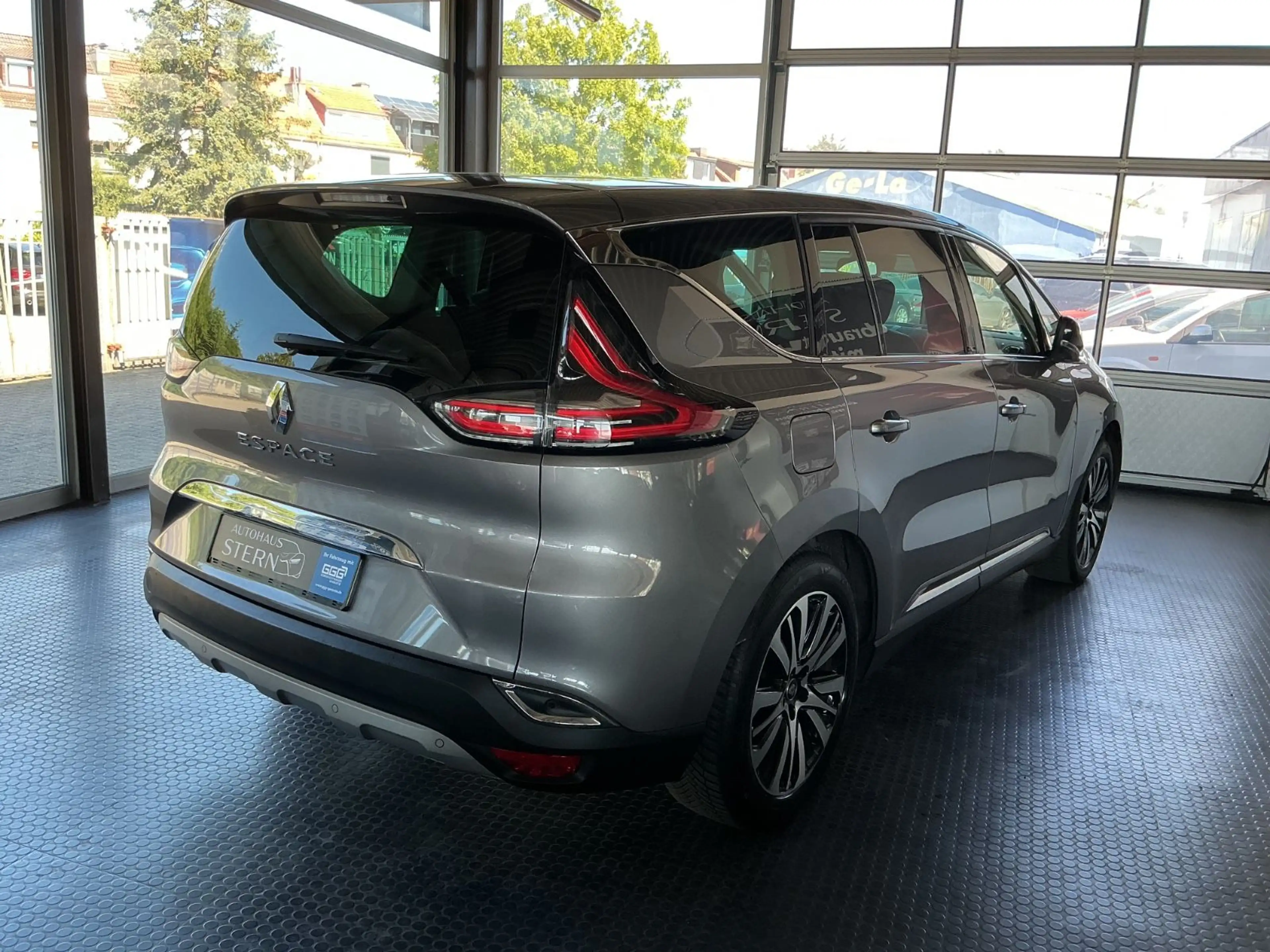 Renault Espace V Initiale Paris *BOSE * LED * 7 Sitze — photo 11
