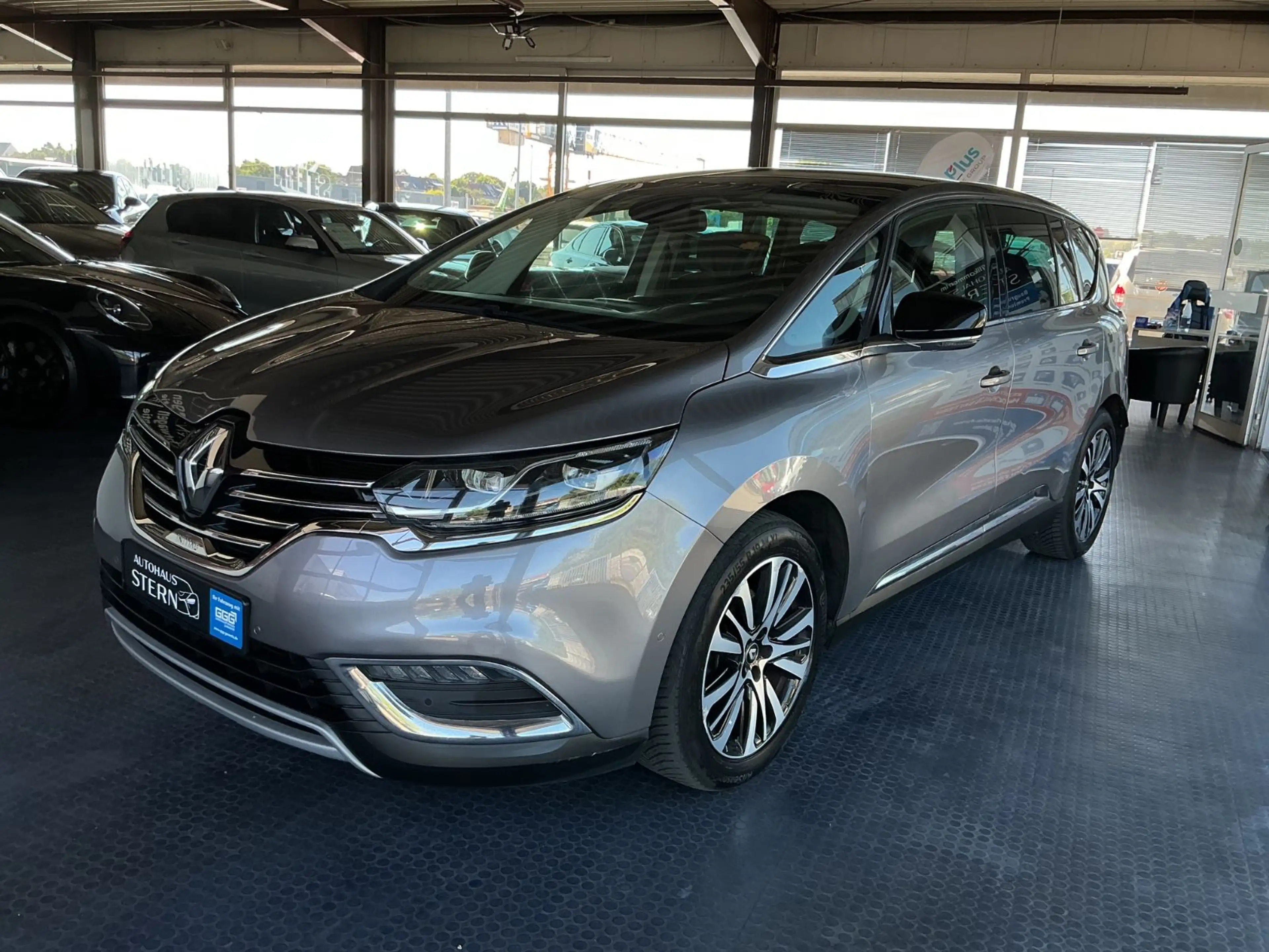 Renault Espace V Initiale Paris *BOSE * LED * 7 Sitze — photo 3