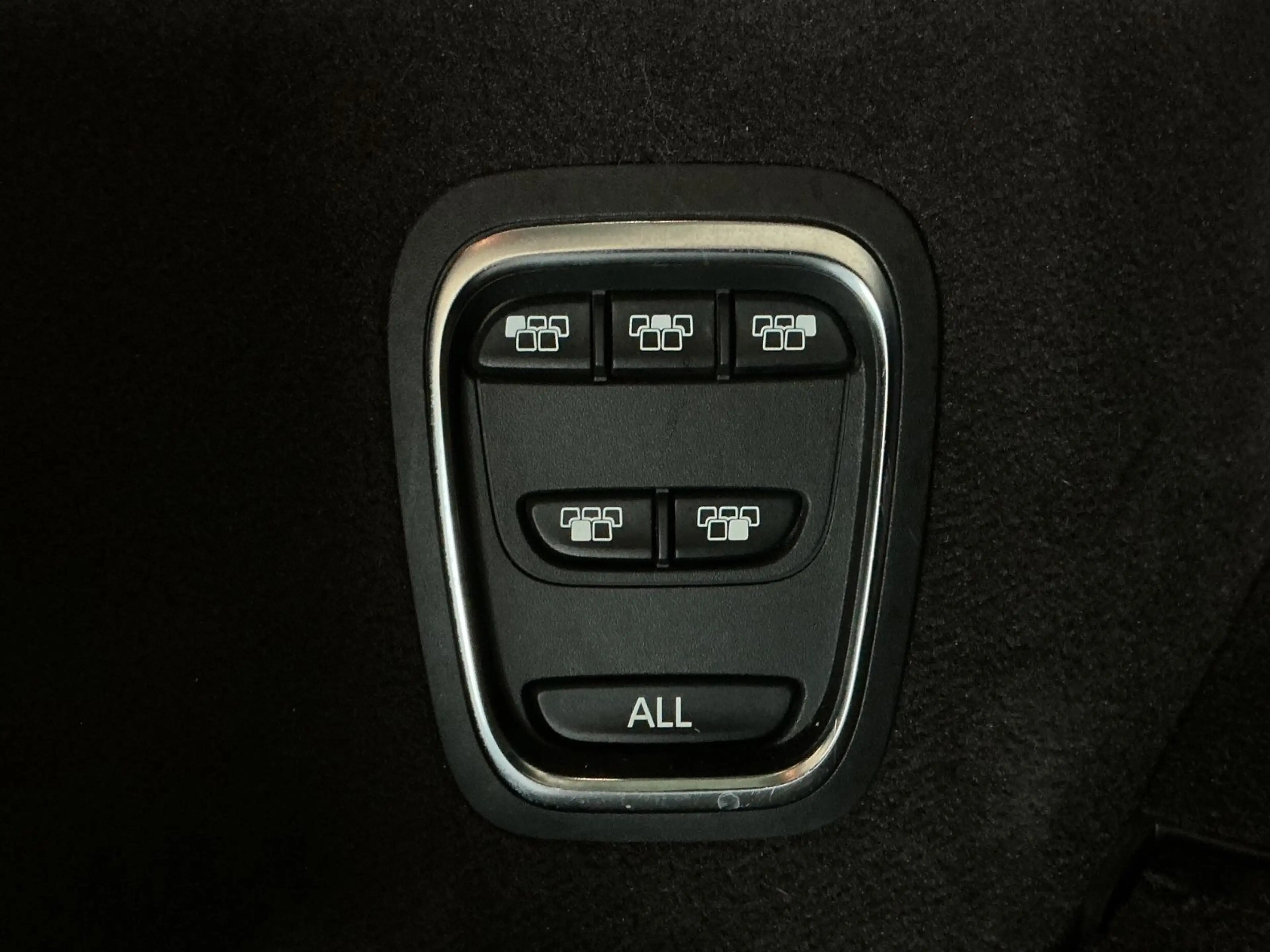 Renault Espace V Initiale Paris *BOSE * LED * 7 Sitze — photo 7