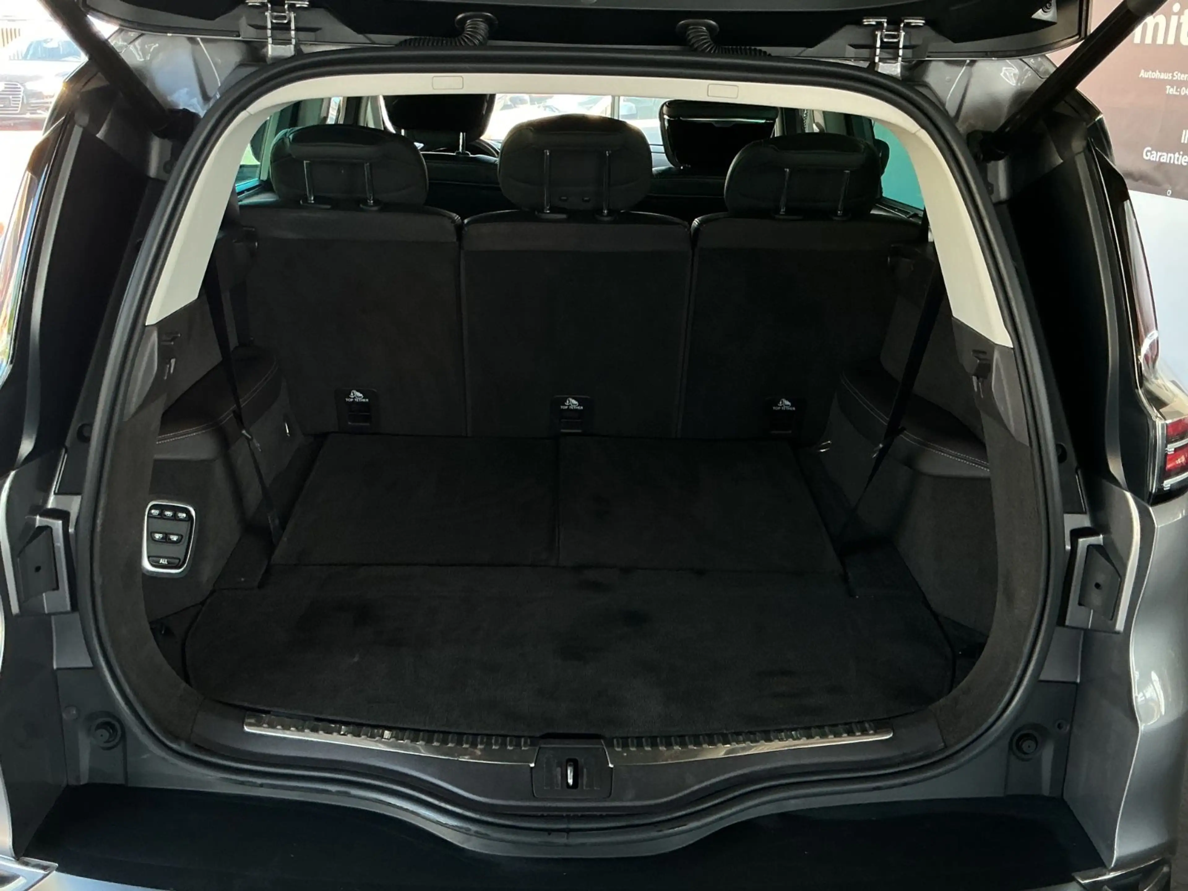 Renault Espace V Initiale Paris *BOSE * LED * 7 Sitze — photo 8