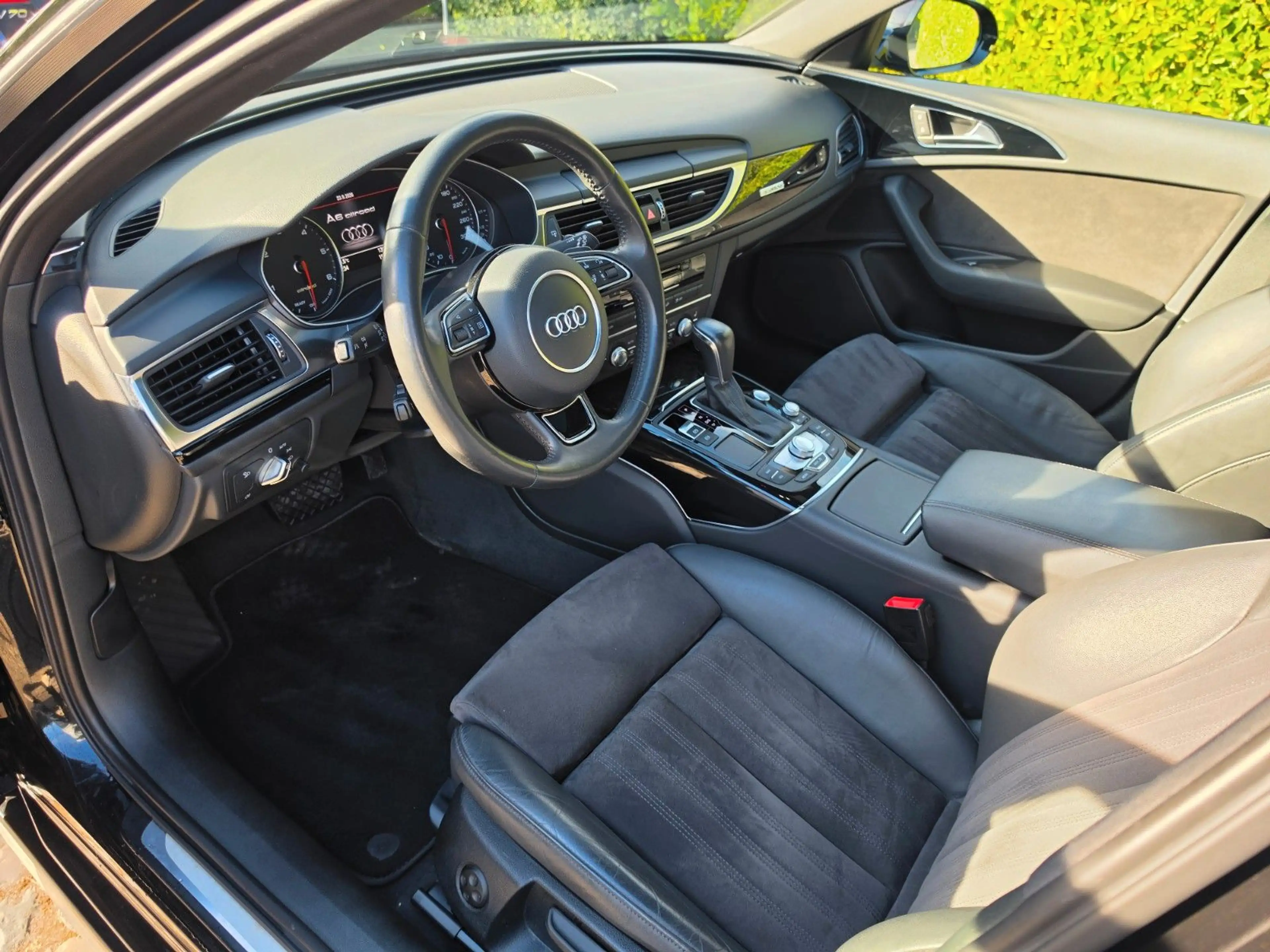 Audi A6 allroad 3.0 TDI quattro Pano LED StHz AHK App — photo 10