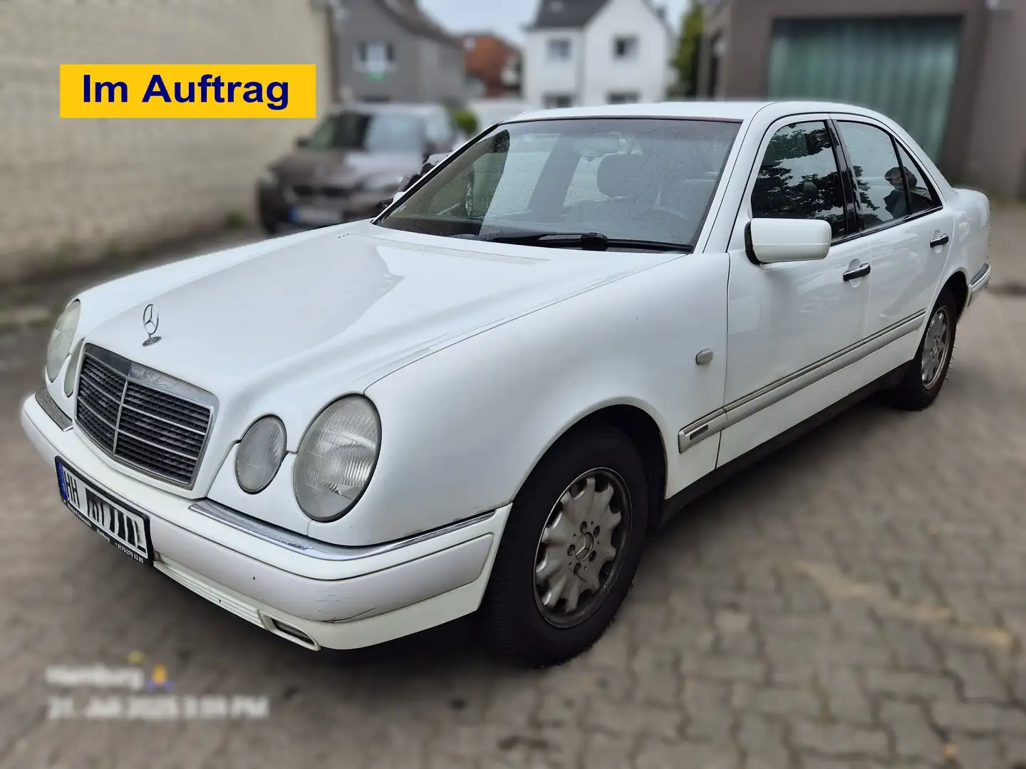 Mercedes-Benz E 230 Elegance 2.3  Automatik Klima  e.FH  HU/AU 03.2027 Weiß - 1