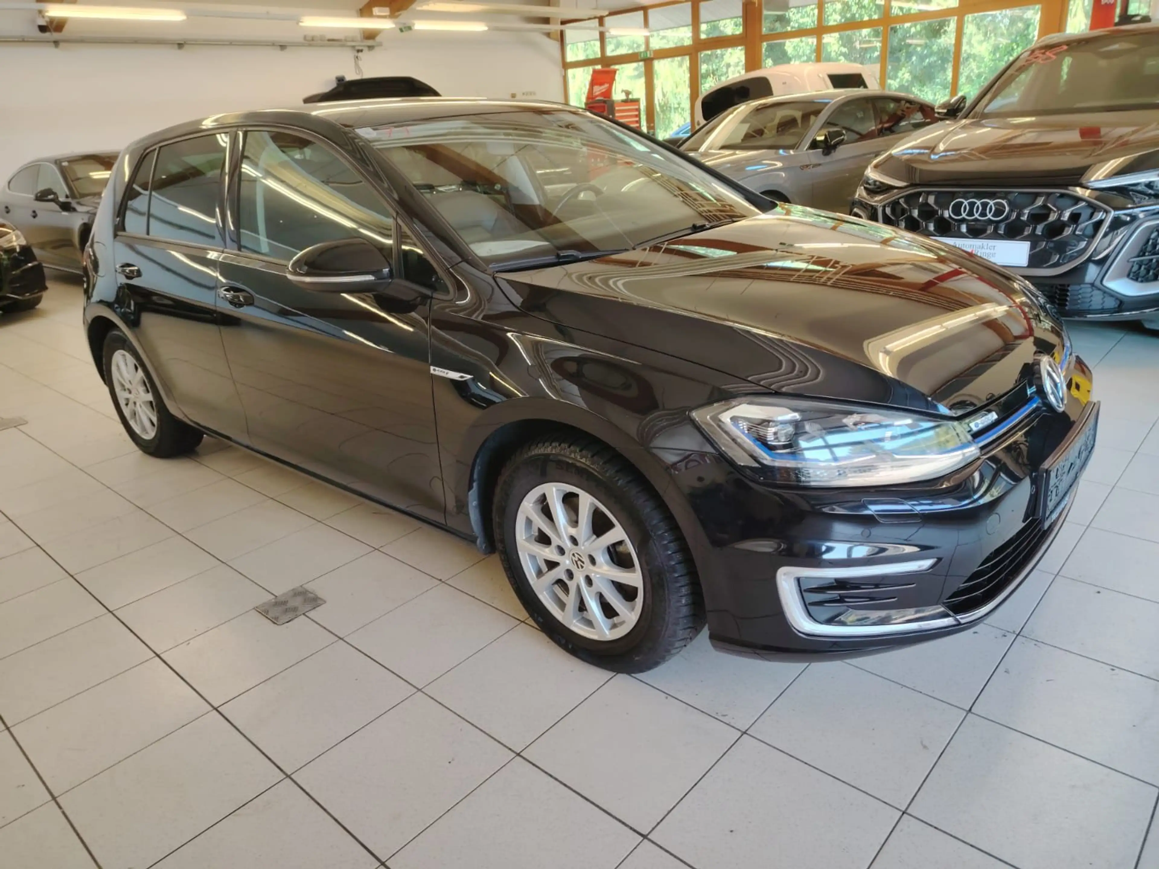 Volkswagen e-Golf ACC,Rückfahrkamera,Navi ,Leder,Komfortsitze — photo 13