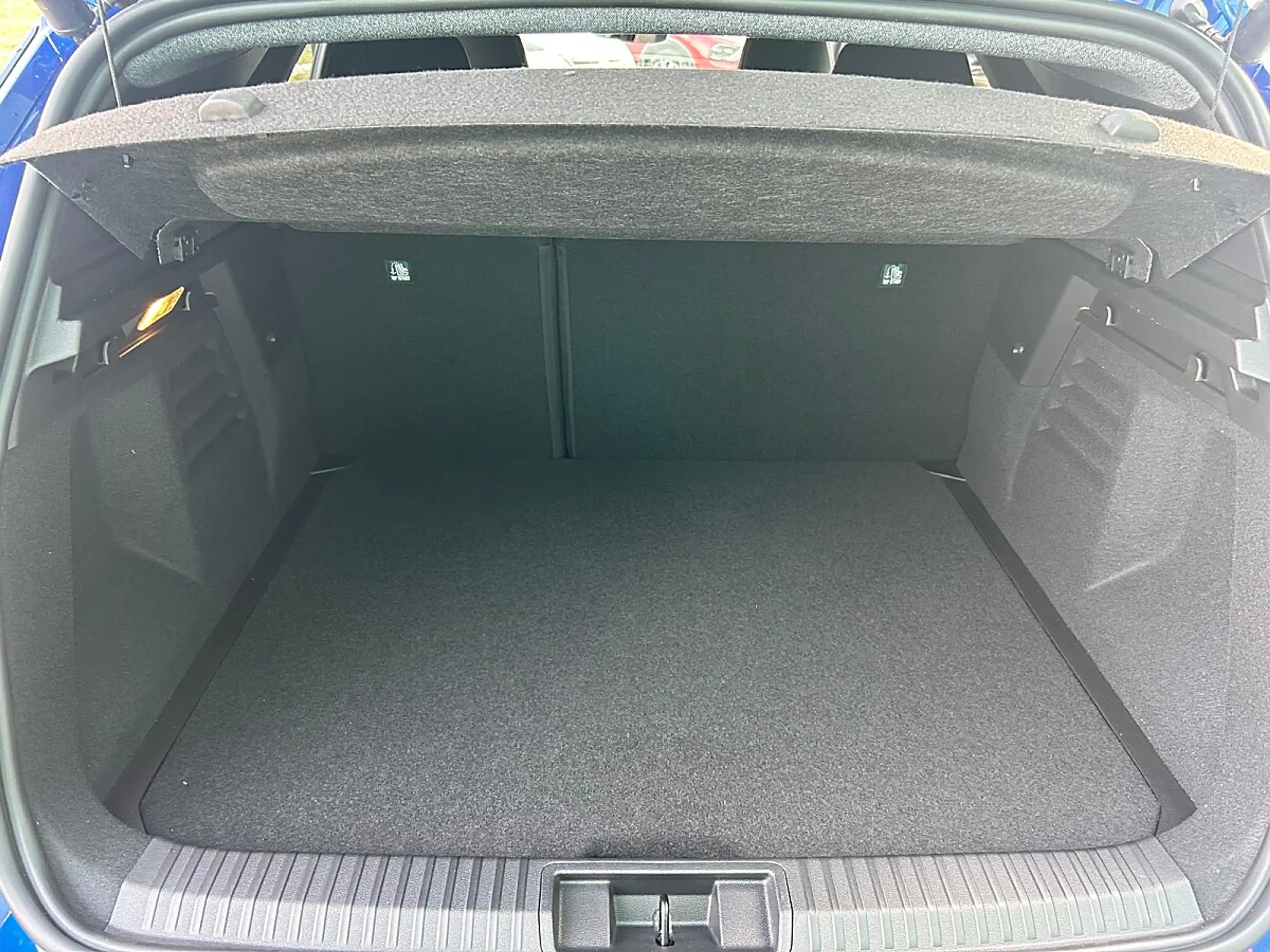 Mitsubishi Grandis 1,8 HEV Intense Aut. — photo 6