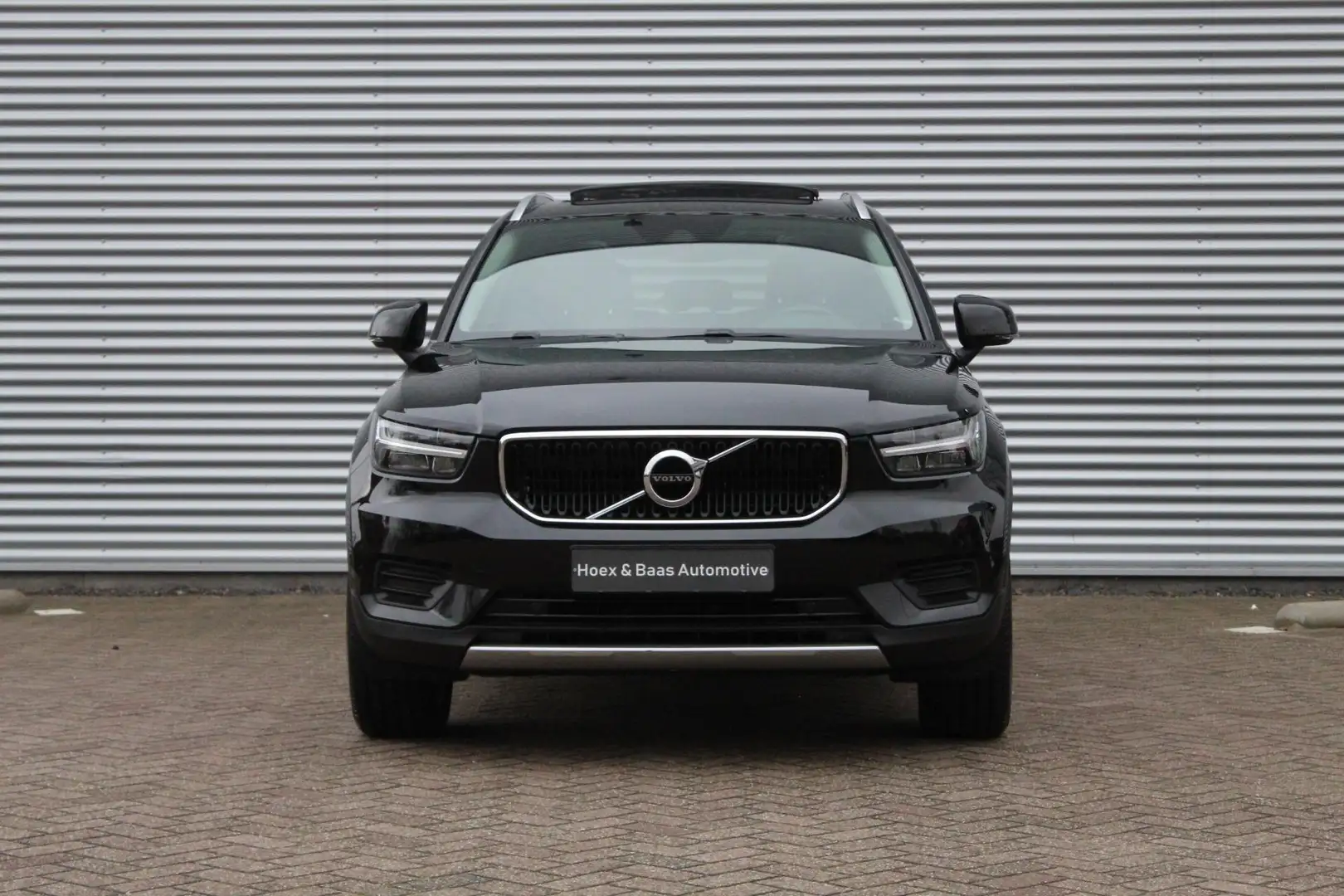 Volvo XC40 1.5 T3 Momentum Noir - 2