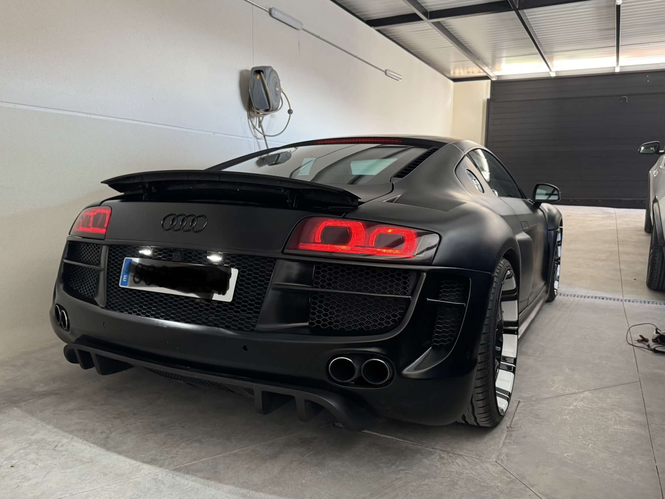 Audi R8 4.2 FSI quattro R tronic - foto 1