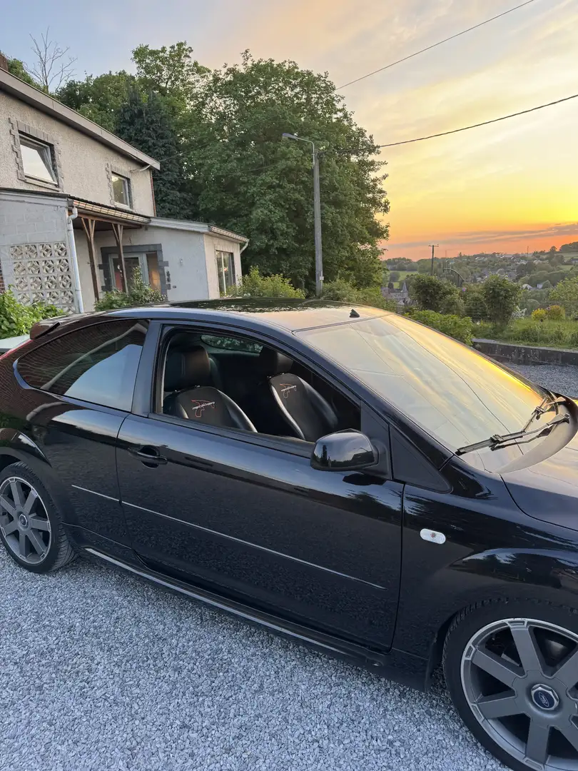 Ford Focus Noir - 1