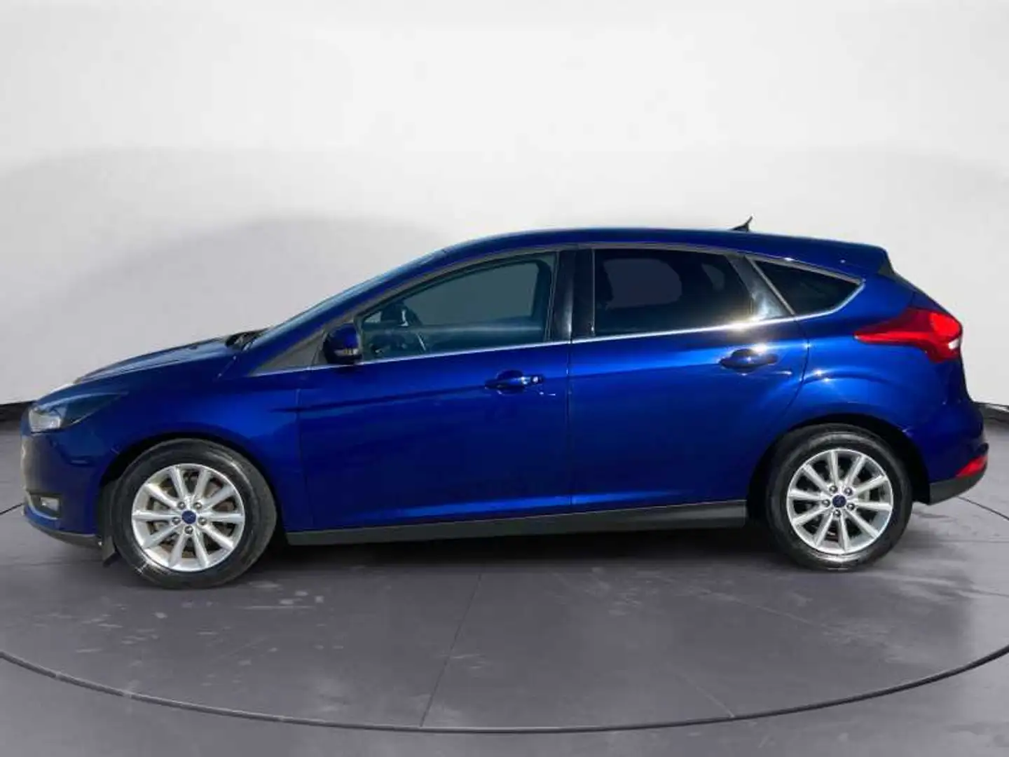 Ford Focus 5 Porte 1.5 TDCi Titanium Blau - 2