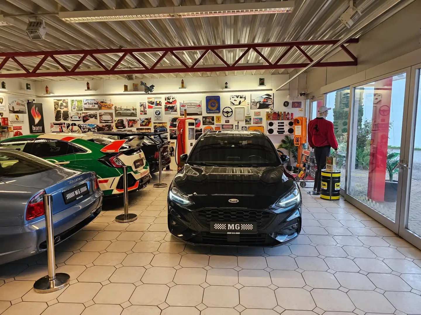 Ford Focus ST-Line Schwarz - 2