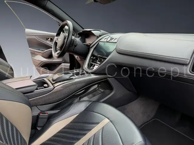 Aston Martin DBX view 7