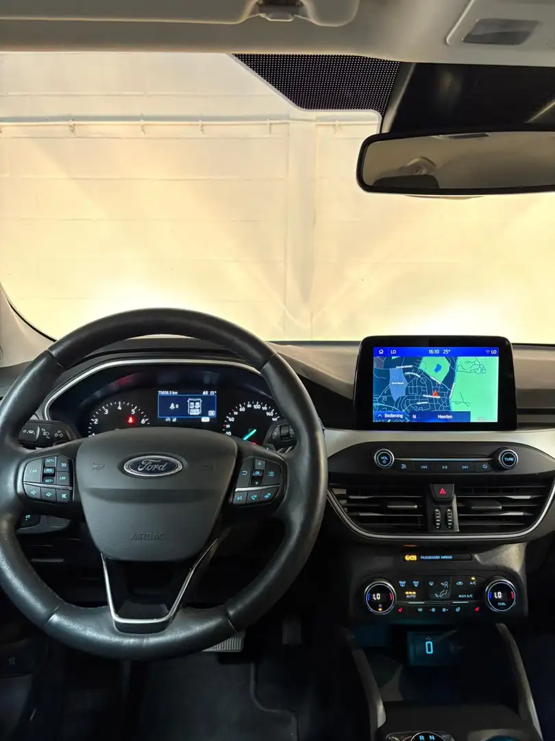 Ford Focus Wagon 1.0 EcoBoost Titanium Business Gris - 2
