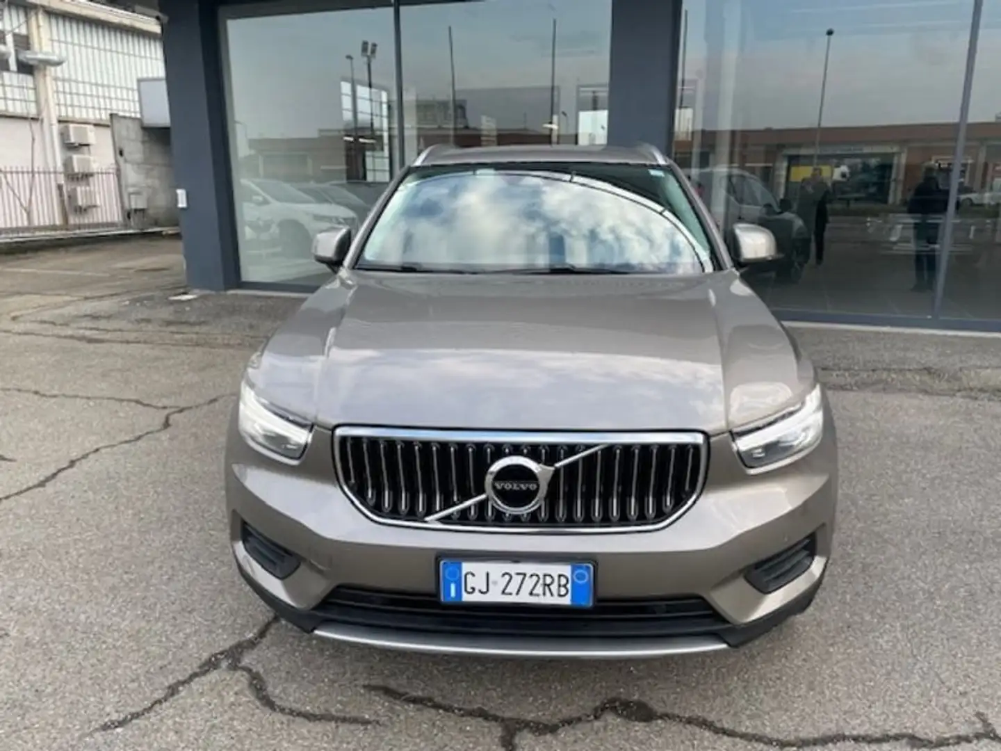 Volvo XC40 T4 Recharge Plug-in Hybrid automatico Plus Bright Grigio - 1
