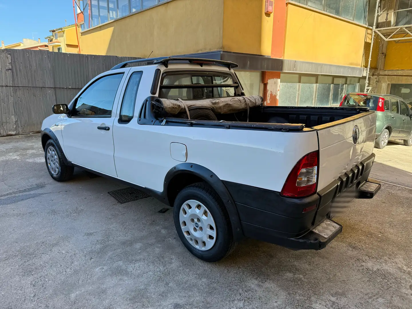 Fiat Strada Pickup Alb - 1