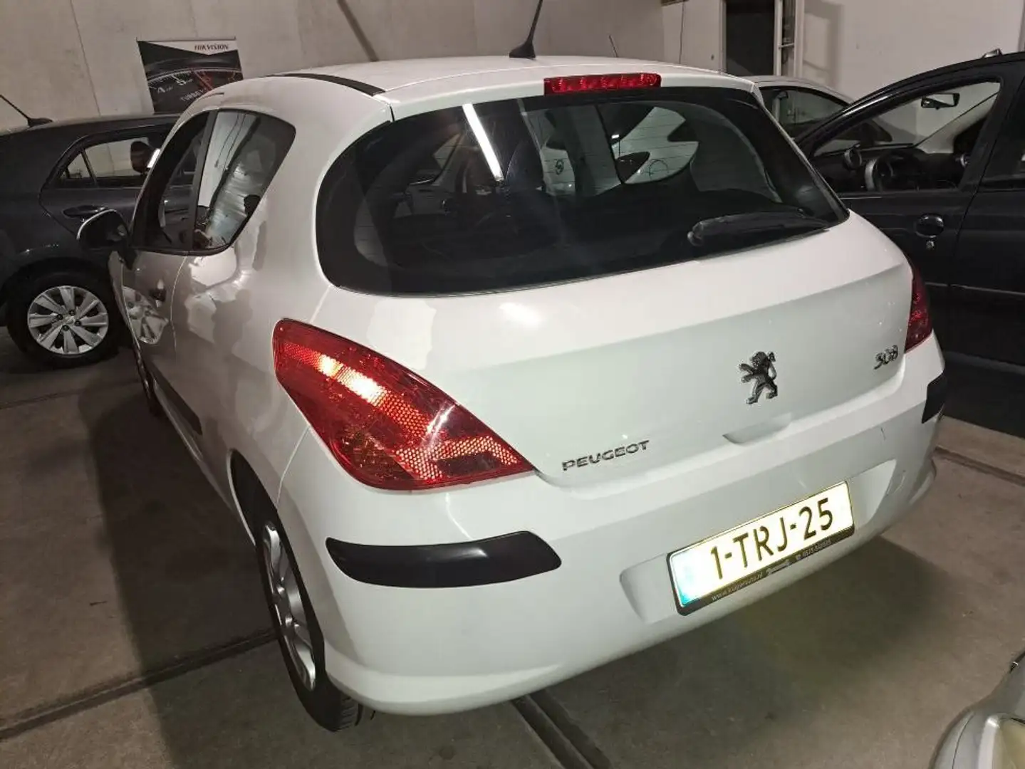 Peugeot 308 308 1.4 VTi XR Bílá - 1