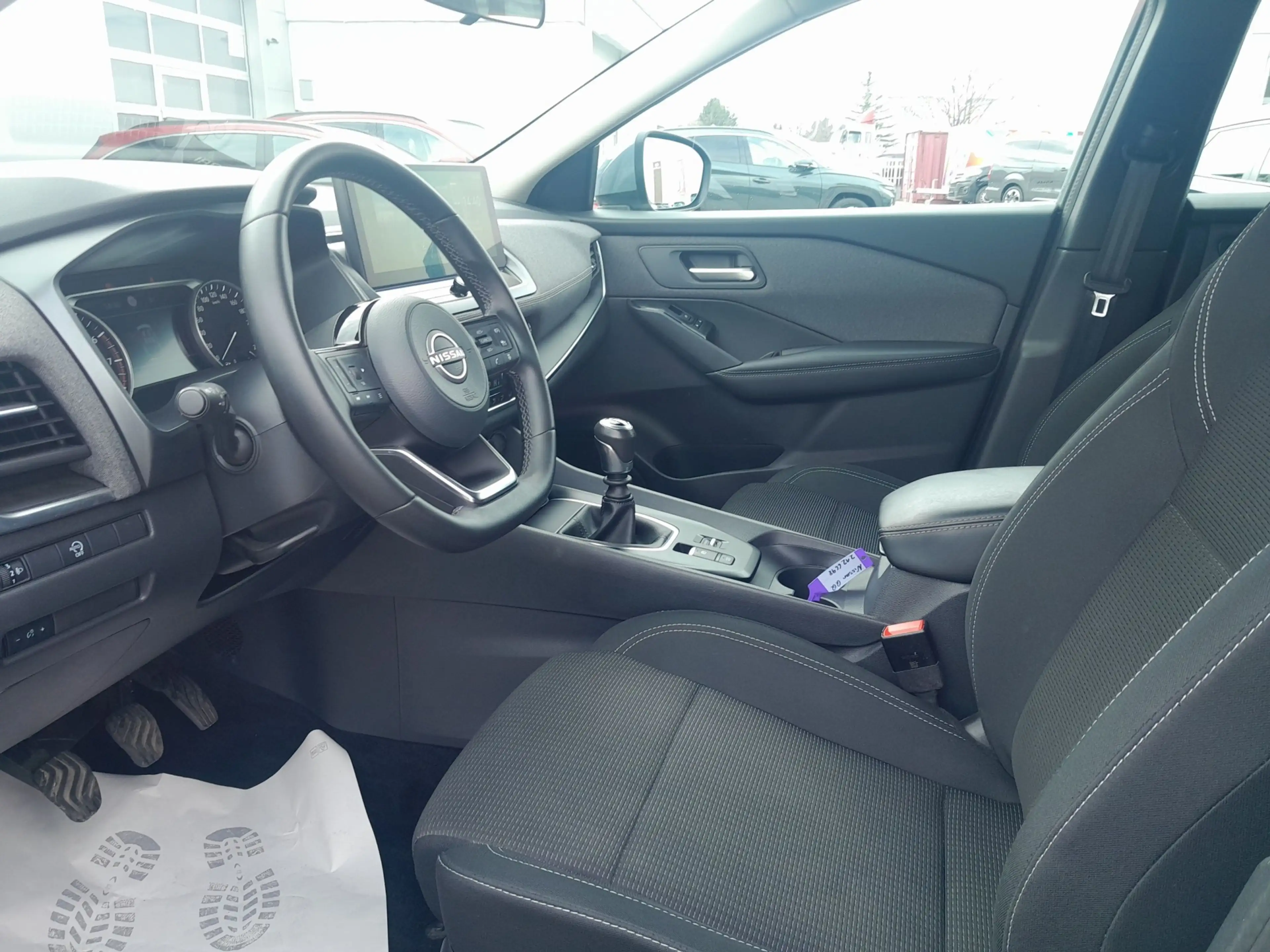Nissan Qashqai Qashqai 1,3 DIG-T MHEV Tekna LED+RADAR+NAV+RFK — photo 11