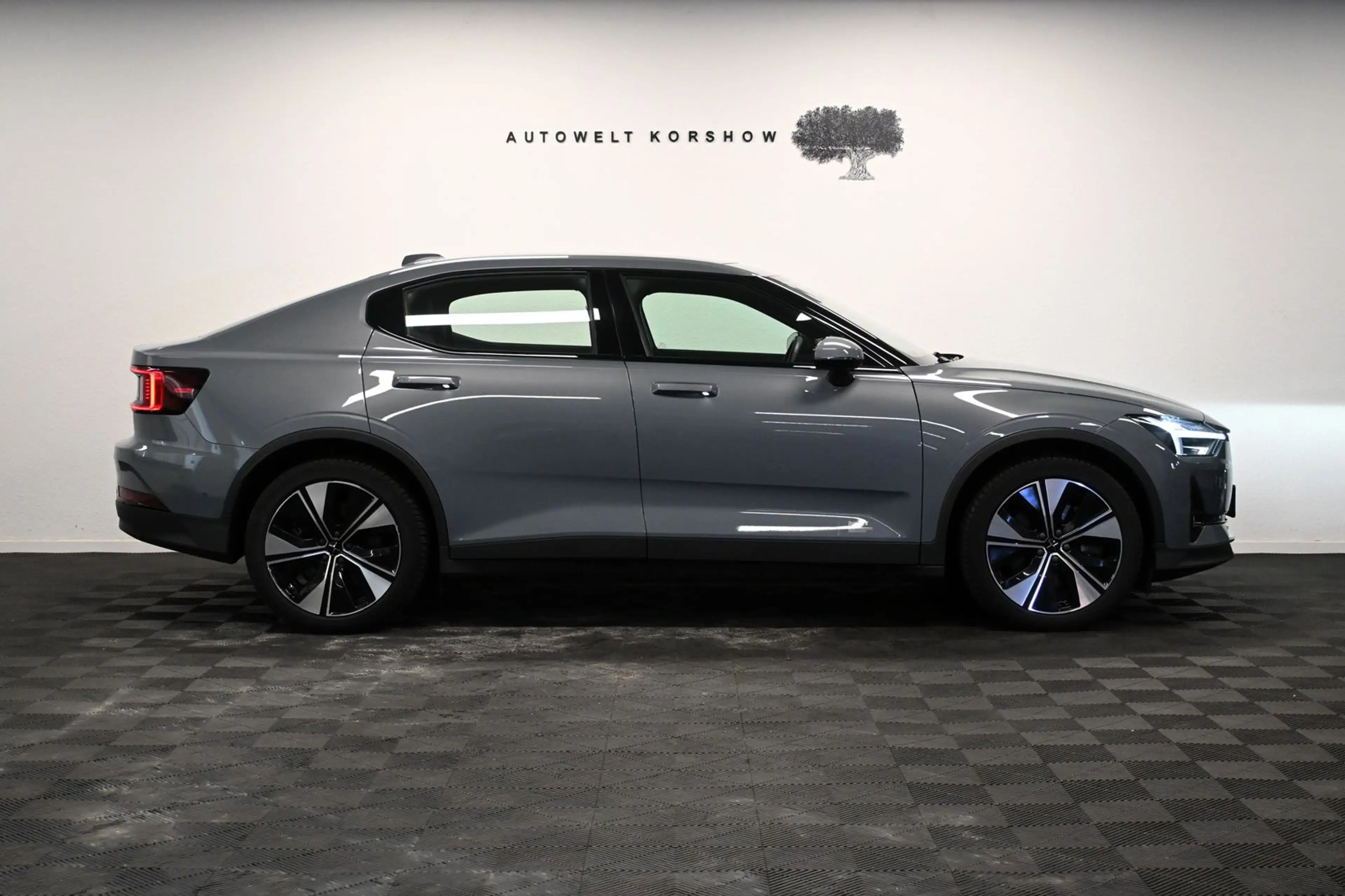 Polestar 2 Long Range Dual *LED *360° *H/K *PANO *KEYLESS — photo 5