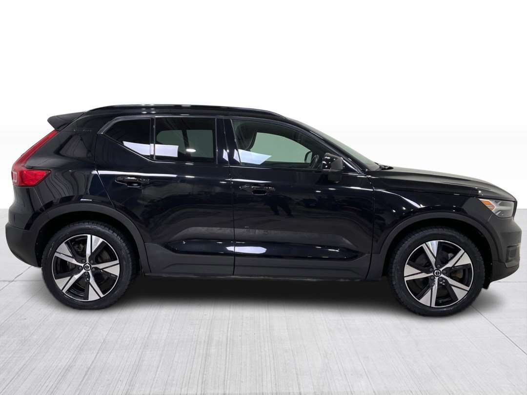 2021 Volvo XC40 P8 Recharge eAWD Semi-cuir Toit Pano Sièges Chauff alt 3