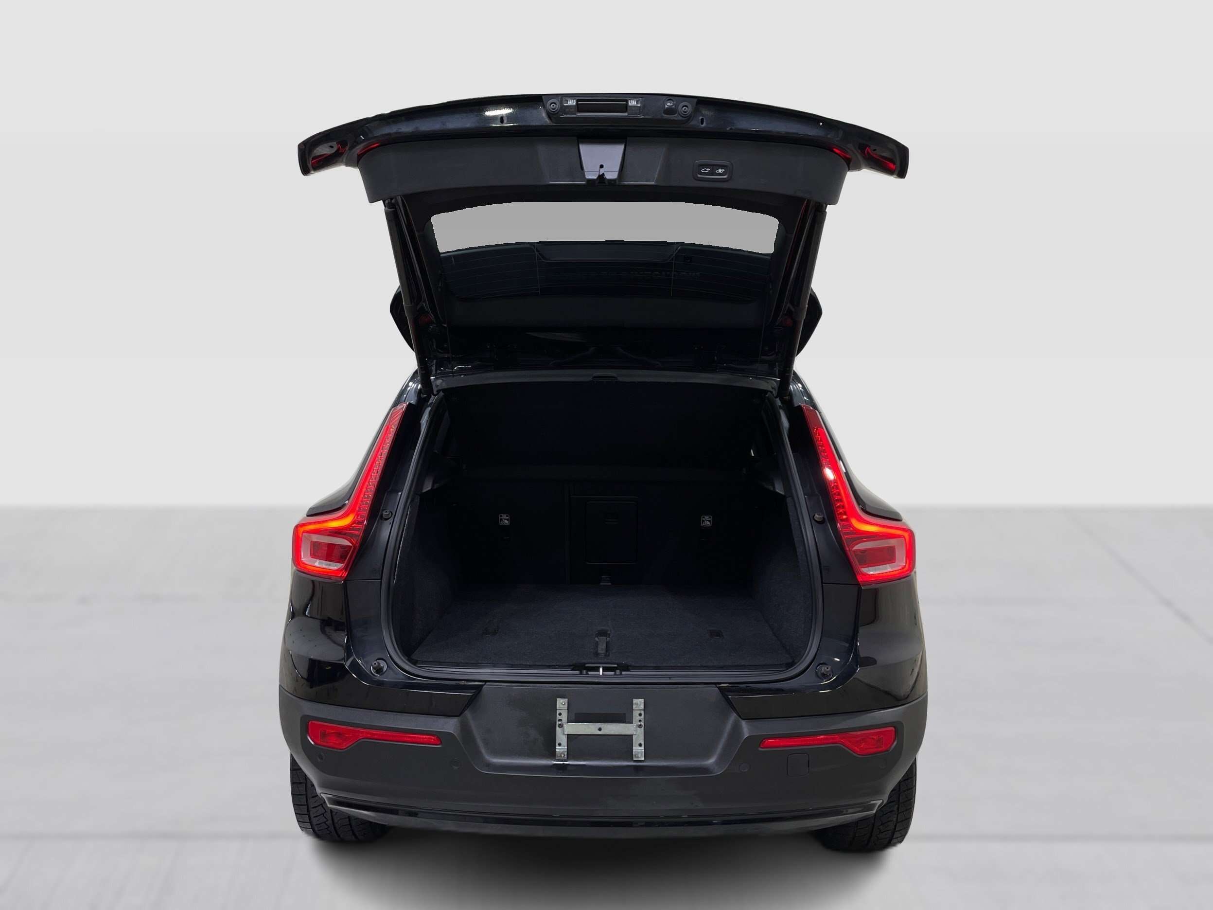 2021 Volvo XC40 P8 Recharge eAWD Semi-cuir Toit Pano Sièges Chauff thumb 17