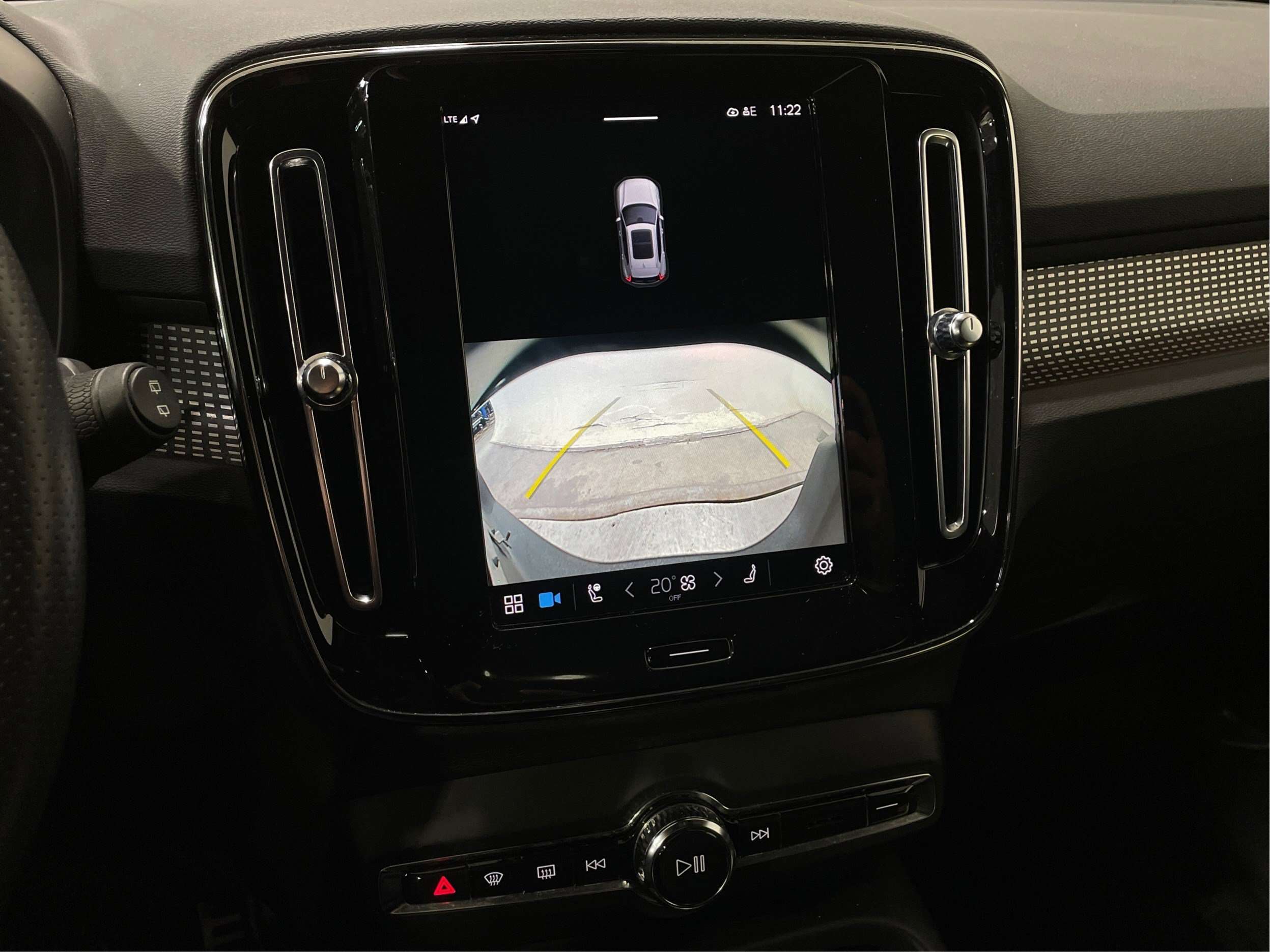 2021 Volvo XC40 P8 Recharge eAWD Semi-cuir Toit Pano Sièges Chauff thumb 25