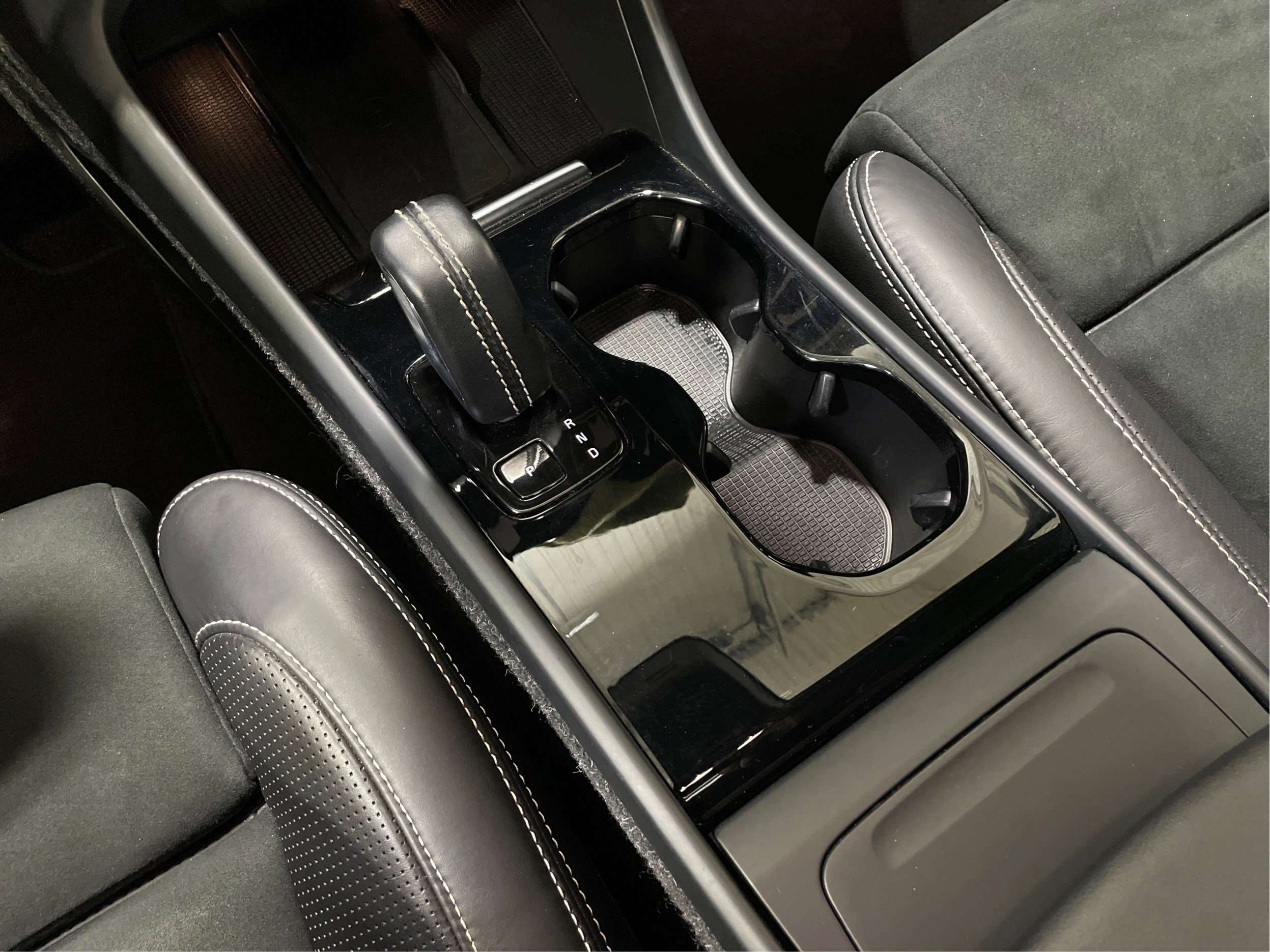 2021 Volvo XC40 P8 Recharge eAWD Semi-cuir Toit Pano Sièges Chauff thumb 32