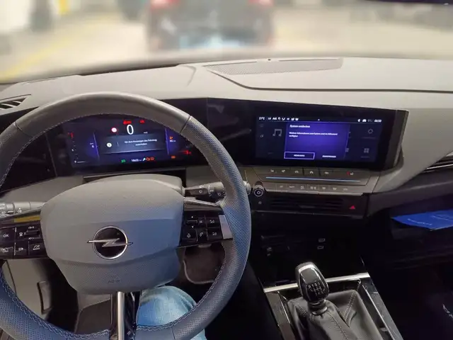 Opel Astra view 10