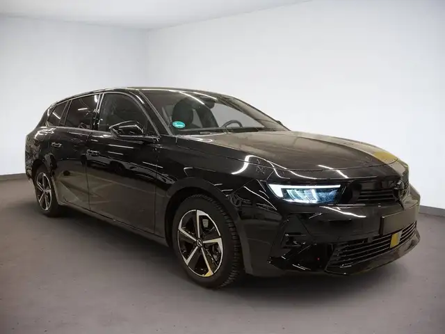 Opel Astra view 2