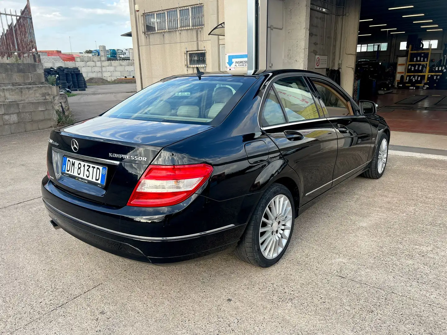 Mercedes-Benz C 200 kompr Elegance s/pelle - 2