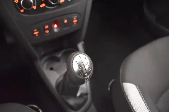 Dacia Sandero view 11