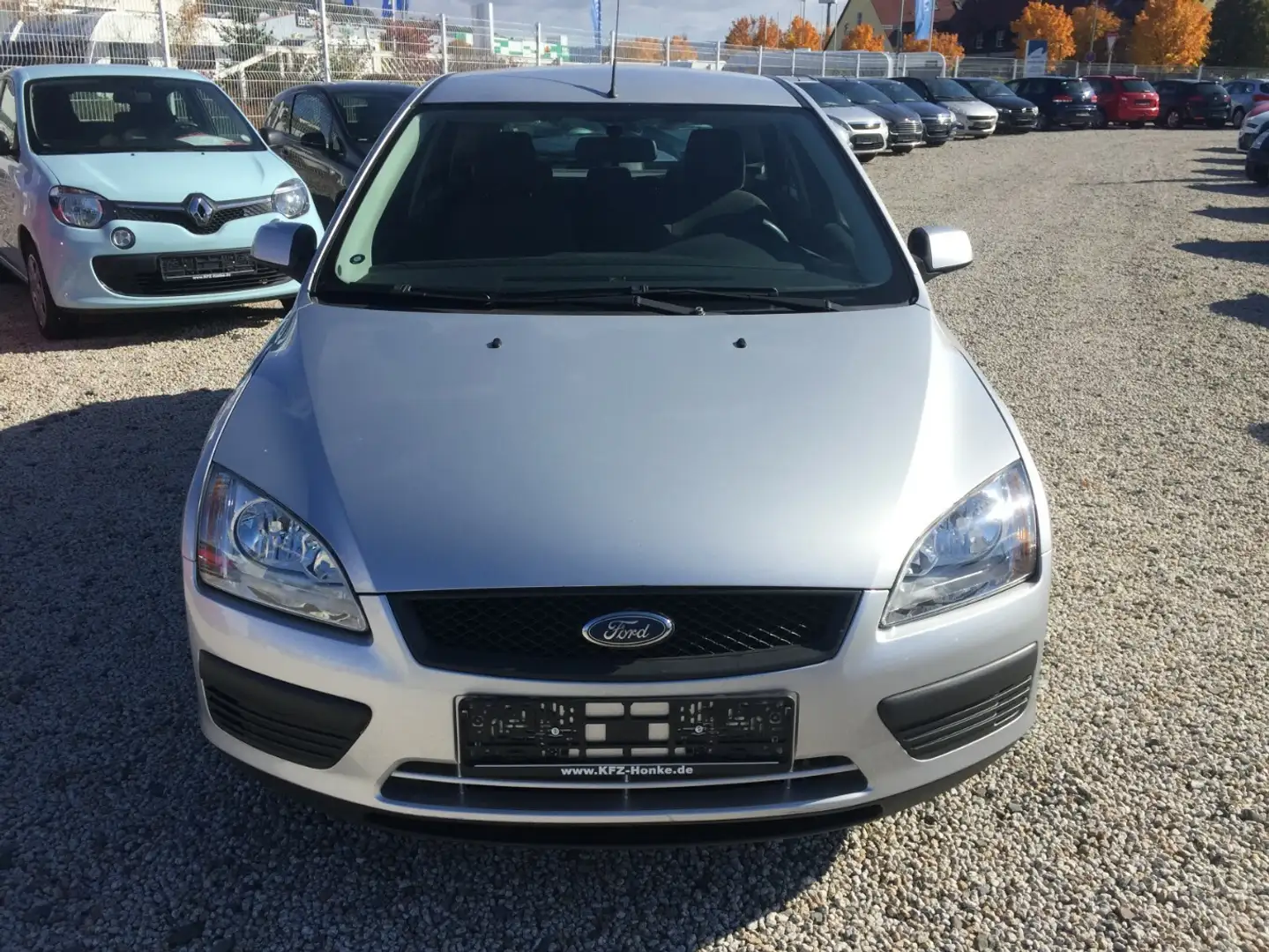 Ford Focus Ambiente,Klima,1 Hand orig.98000 km,Tüv Neu! Silber - 2