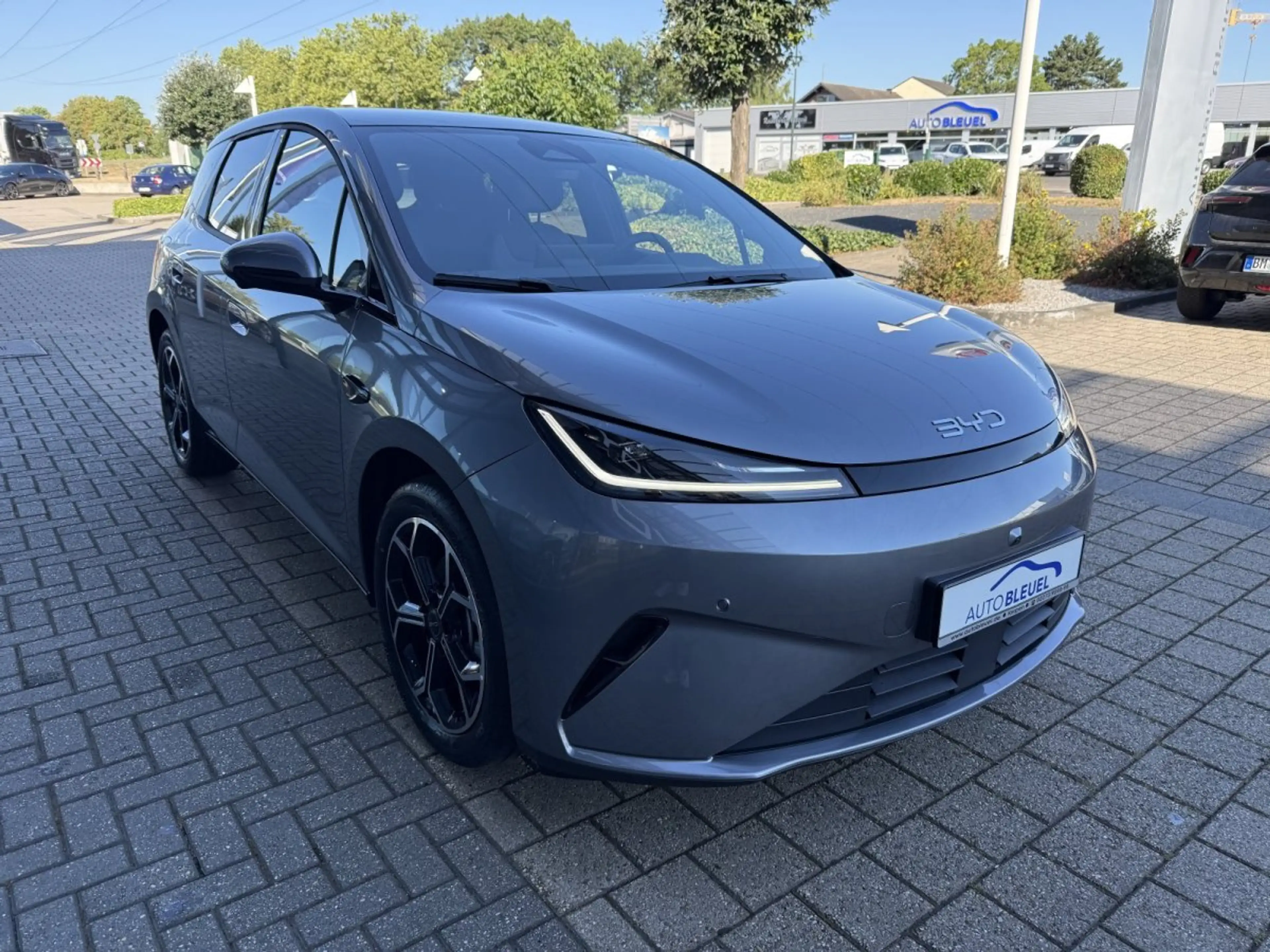 BYD Dolphin G DM-i Comfort*18,3 kWh  *Glasdach*Head-Up*360Grad* — photo 5