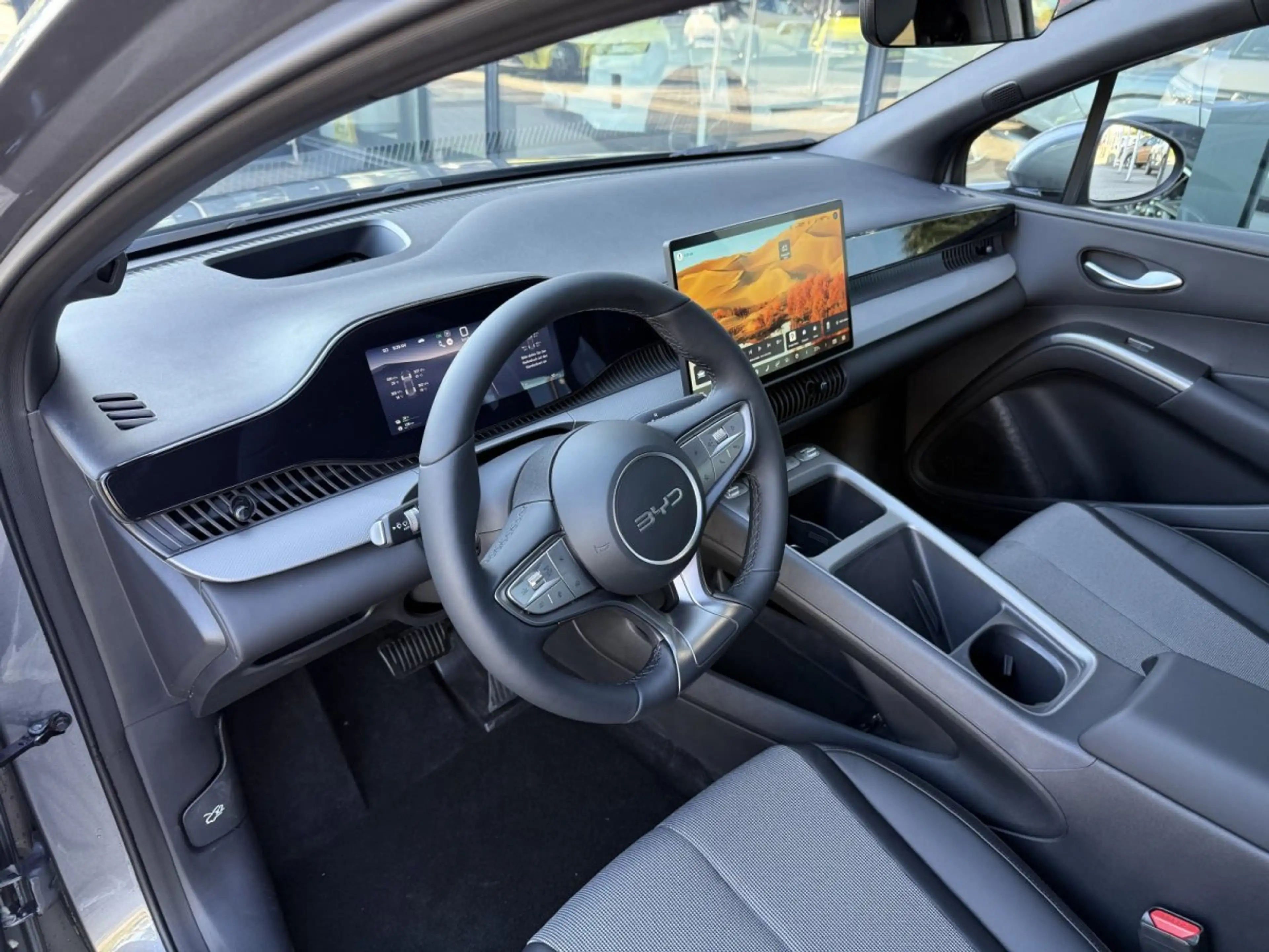 BYD Dolphin G DM-i Comfort*18,3 kWh  *Glasdach*Head-Up*360Grad* — photo 8