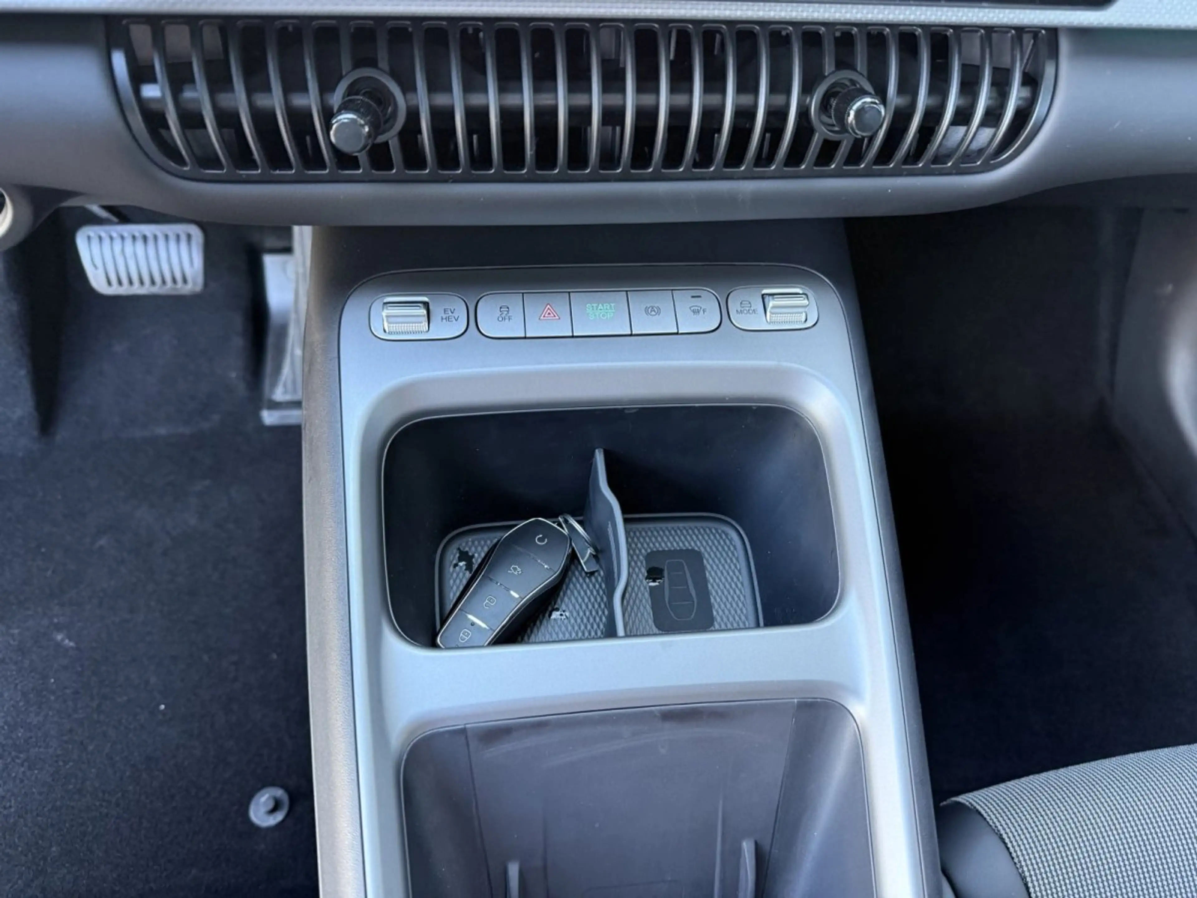 BYD Dolphin G DM-i Comfort*18,3 kWh  *Glasdach*Head-Up*360Grad* — photo 15