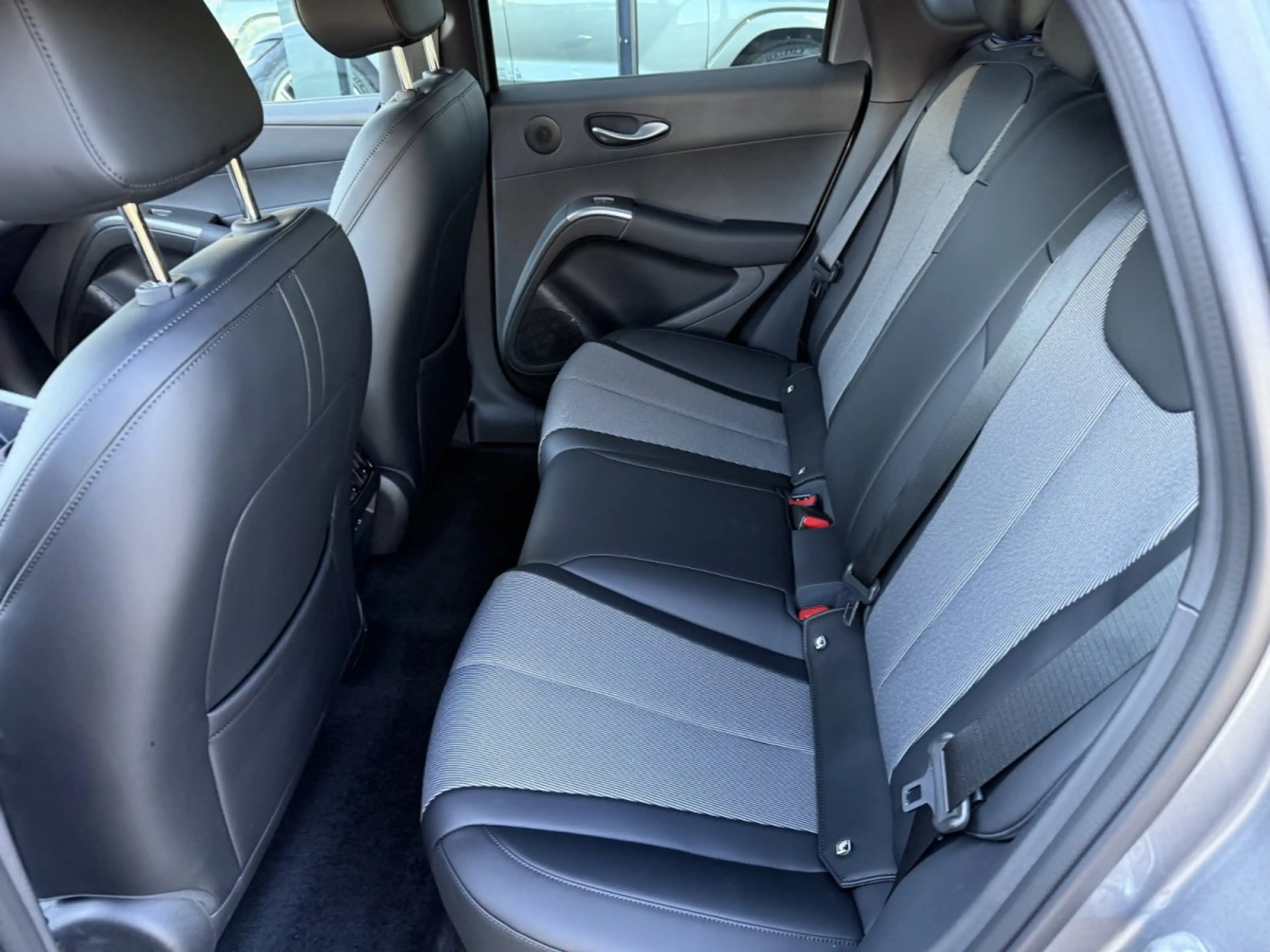 BYD Dolphin G DM-i Comfort*18,3 kWh  *Glasdach*Head-Up*360Grad* — photo 10