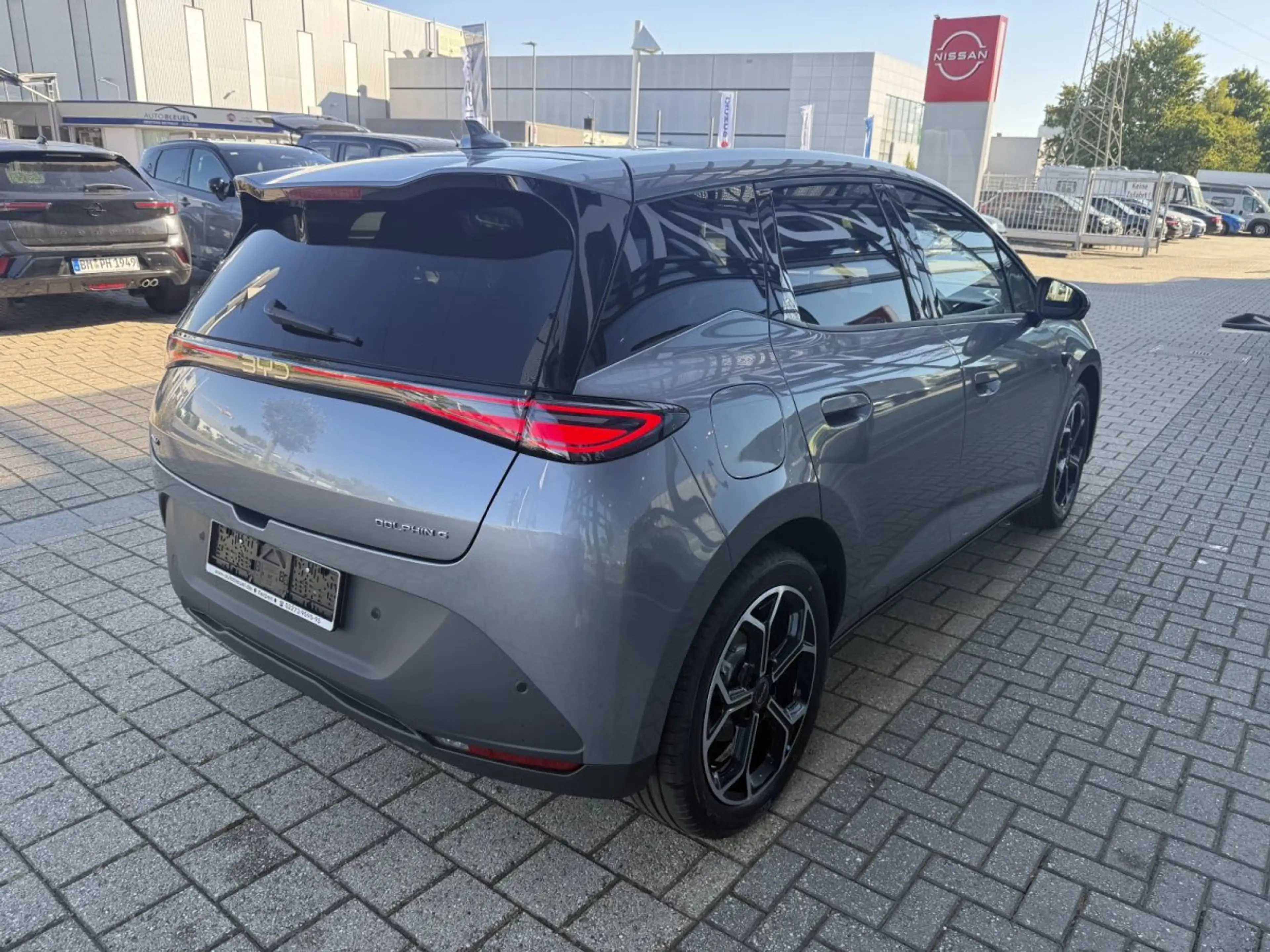 BYD Dolphin G DM-i Comfort*18,3 kWh  *Glasdach*Head-Up*360Grad* — photo 4