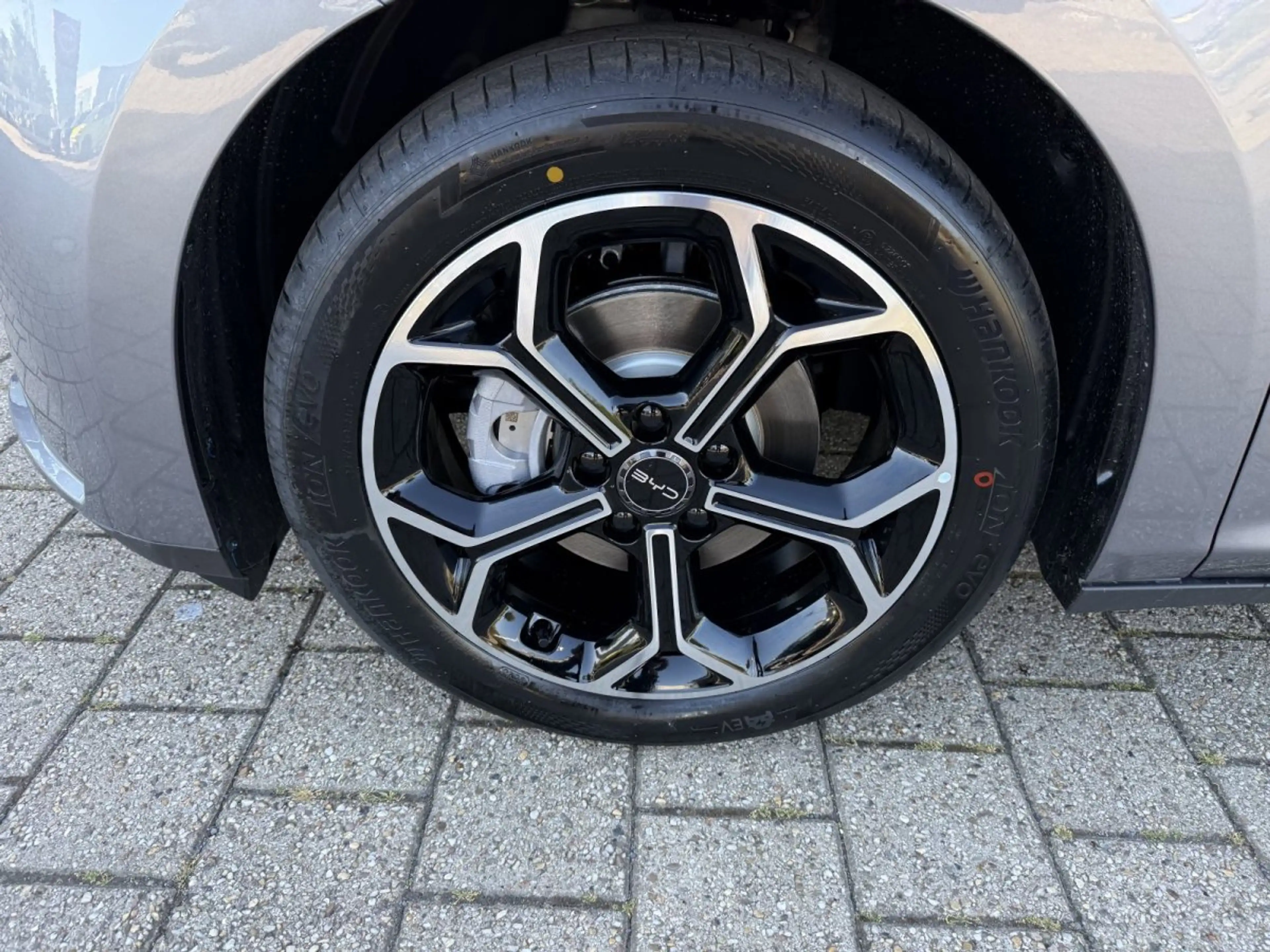 BYD Dolphin G DM-i Comfort*18,3 kWh  *Glasdach*Head-Up*360Grad* — photo 6