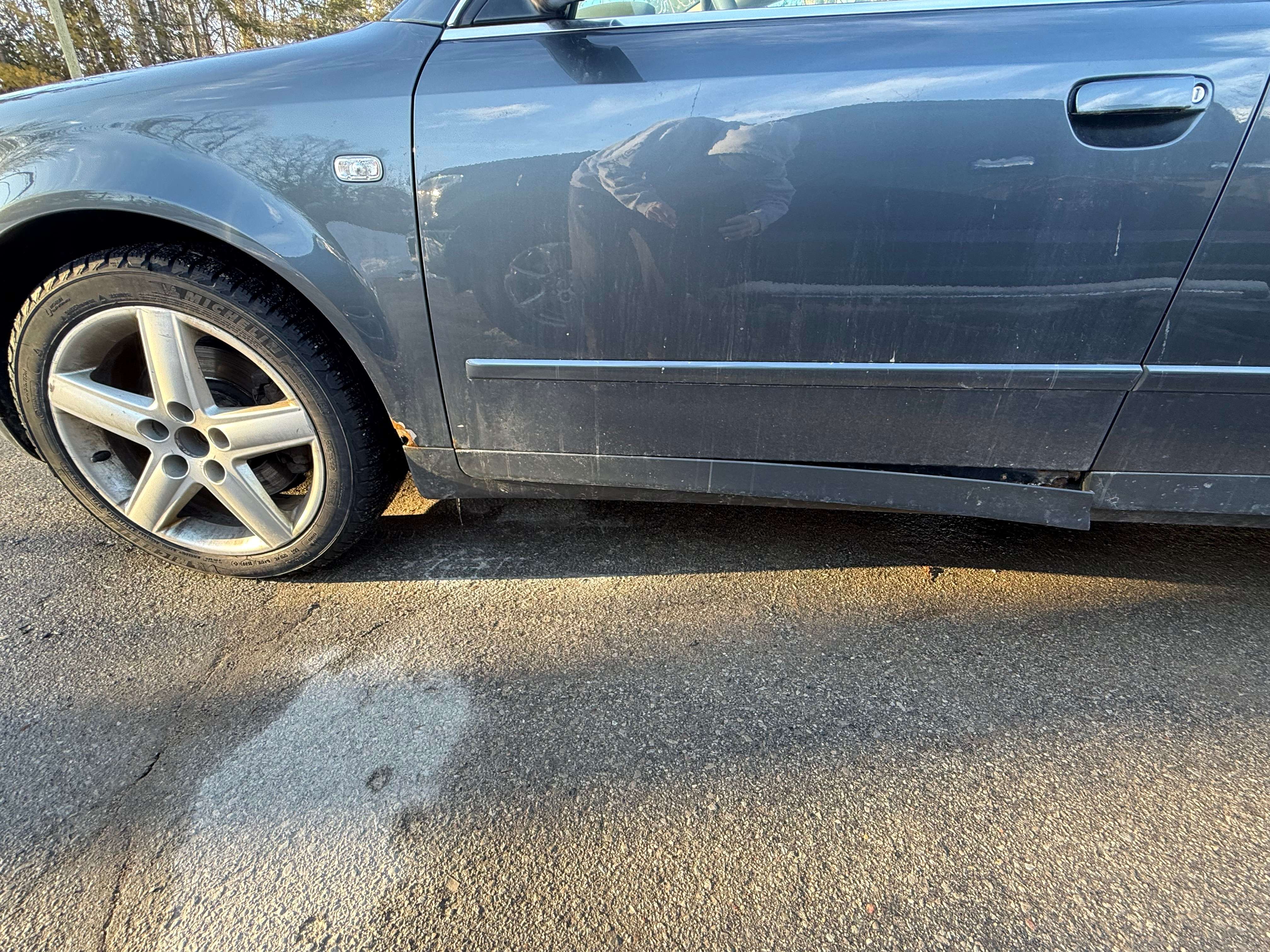 2003 Audi A4 4dr Sdn 3.0L quattro AWD Manual alt 5