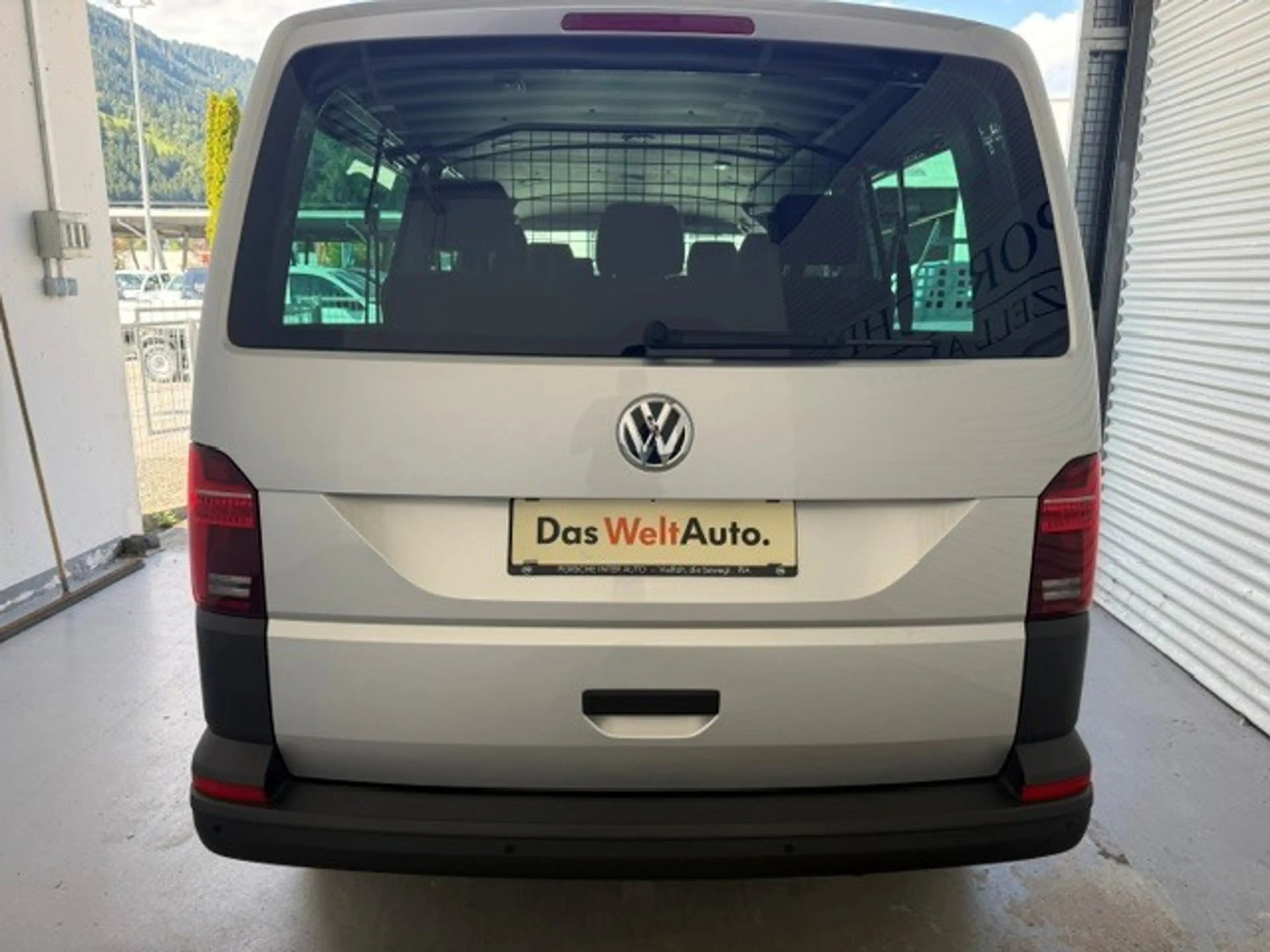 Volkswagen T6.1 Transporter Kombi LR TDI — photo 4