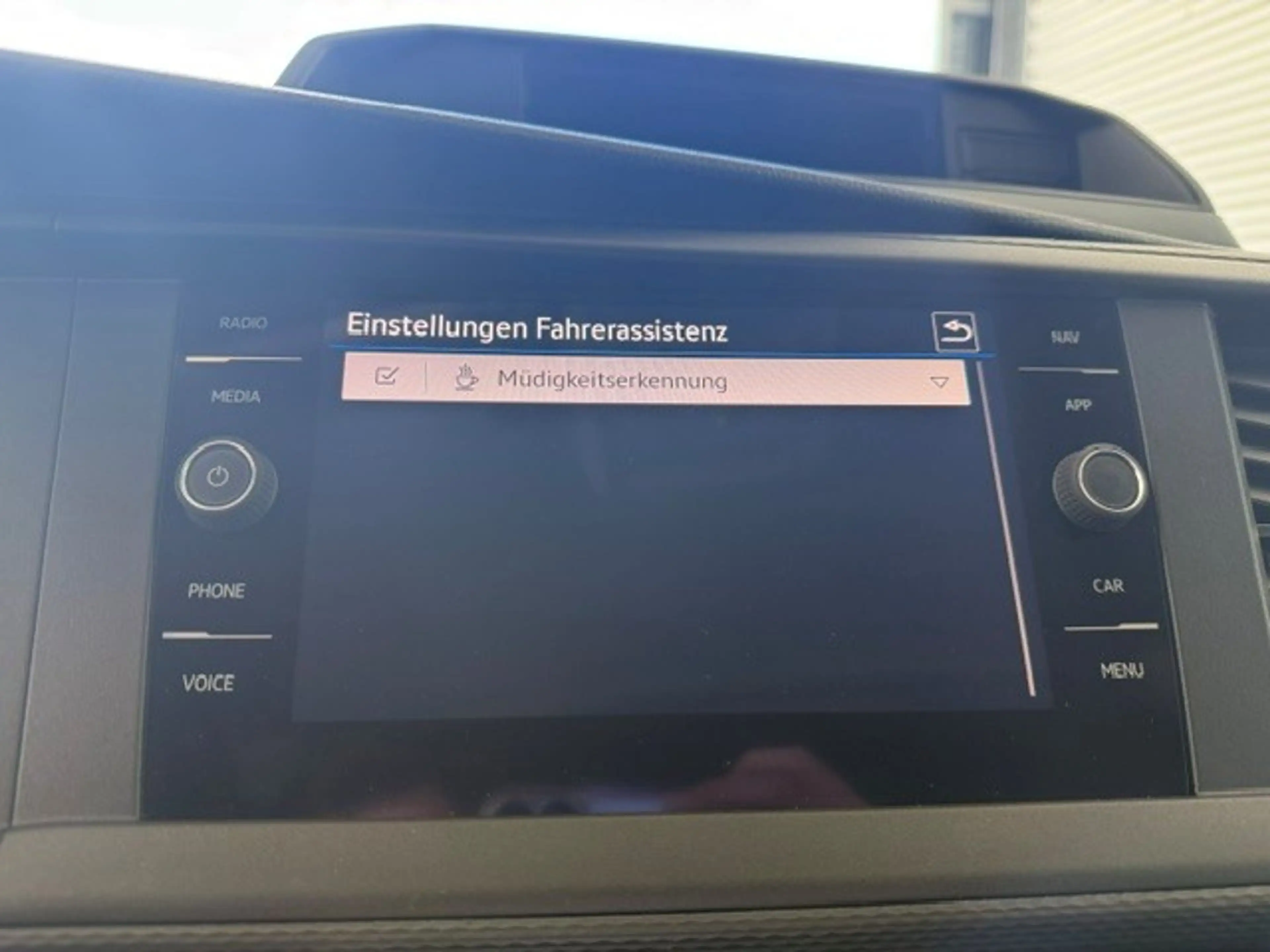 Volkswagen T6.1 Transporter Kombi LR TDI — photo 9