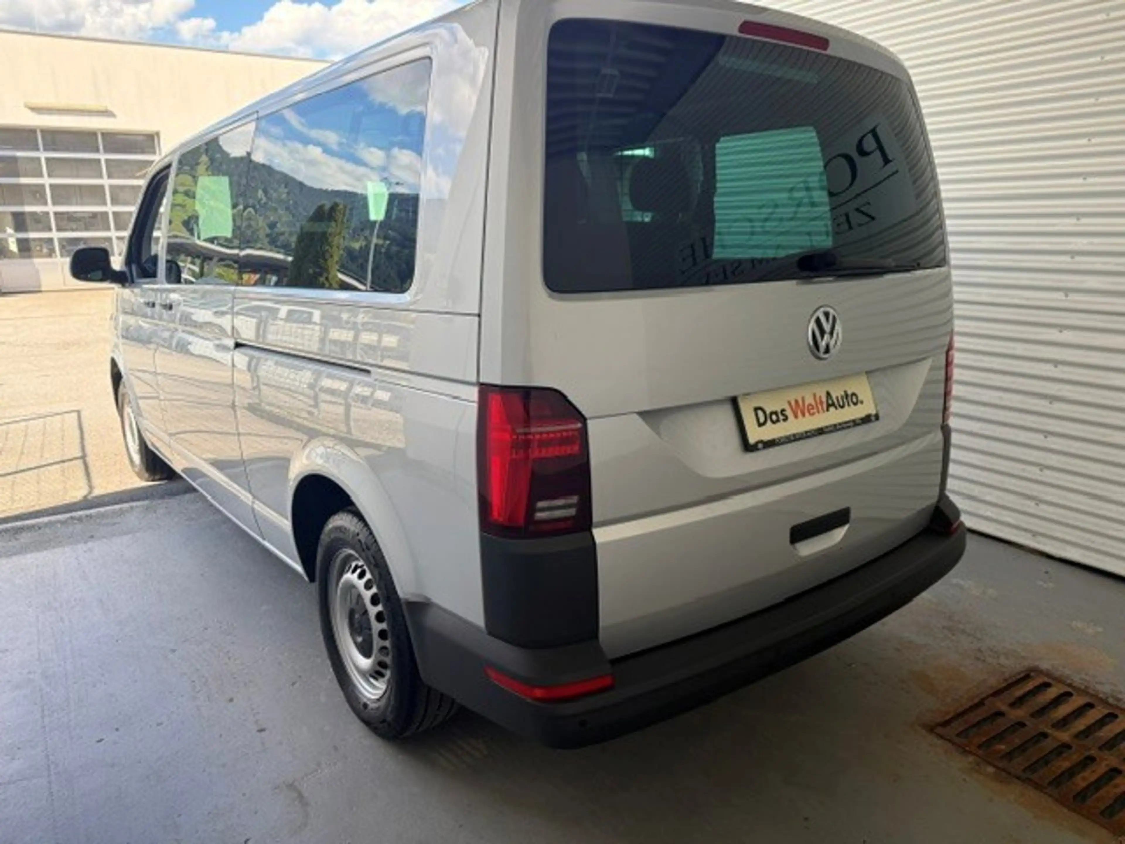 Volkswagen T6.1 Transporter Kombi LR TDI — photo 3