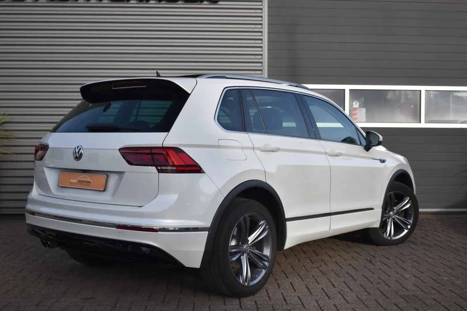 Volkswagen Tiguan 2.0 TSI 4Motion R-Line PANO*VIRTUAL*LEER!! Weiß - 2