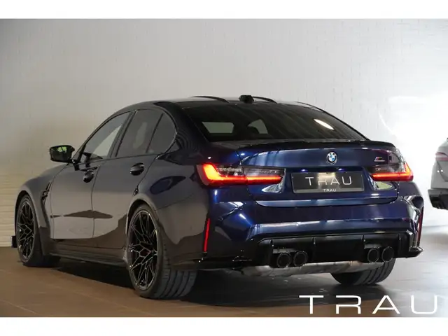 BMW M3 view 4