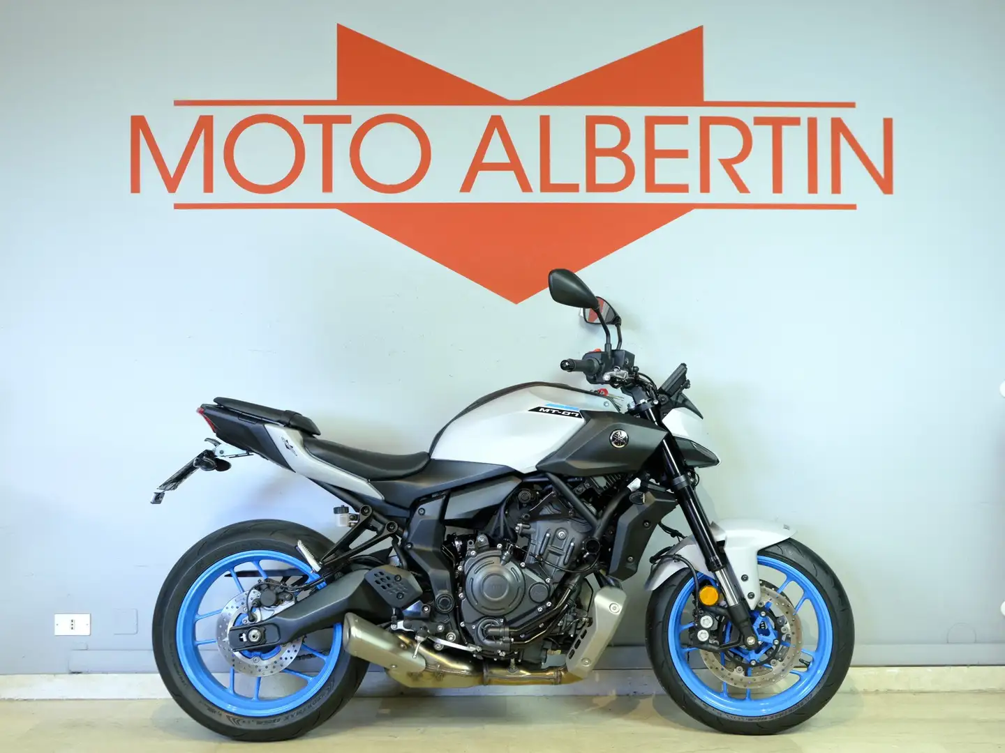 Yamaha MT-07 Grigio - 1